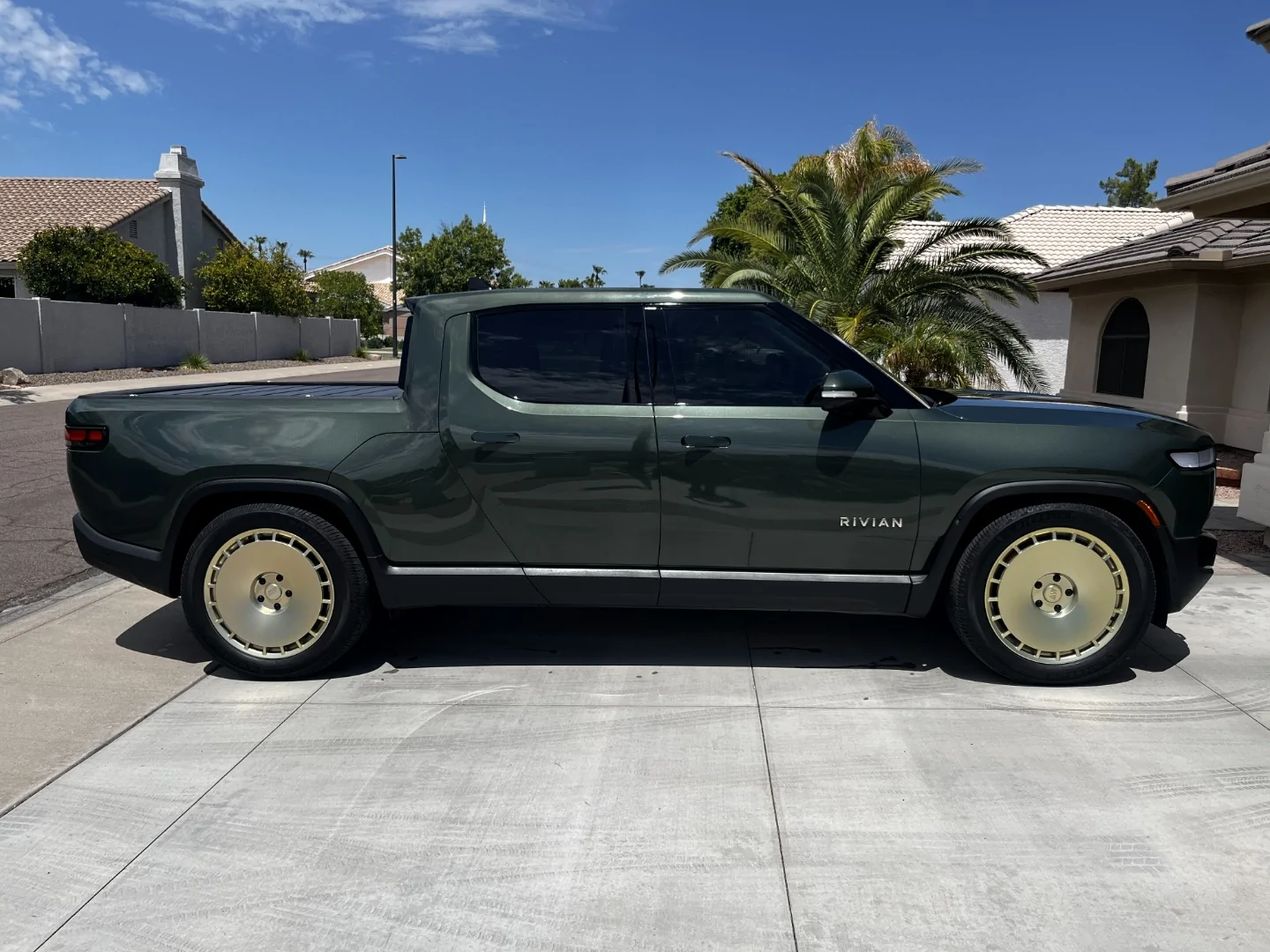 Rivian R1T R1S Why Wheels? Screenshot_20260219_110643_Gallery