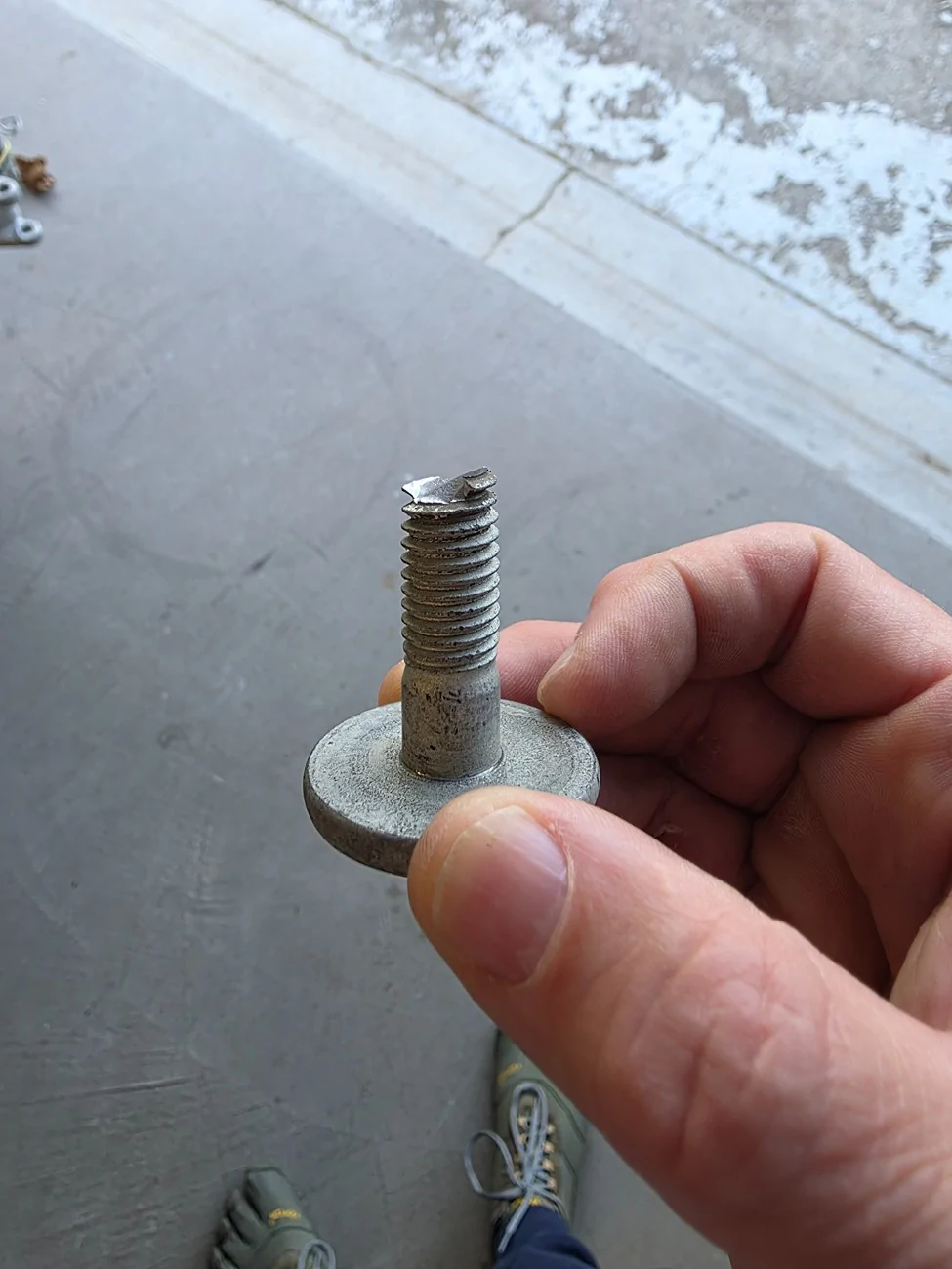 Rivian R1T R1S T55 bolt removal for running board install 166
