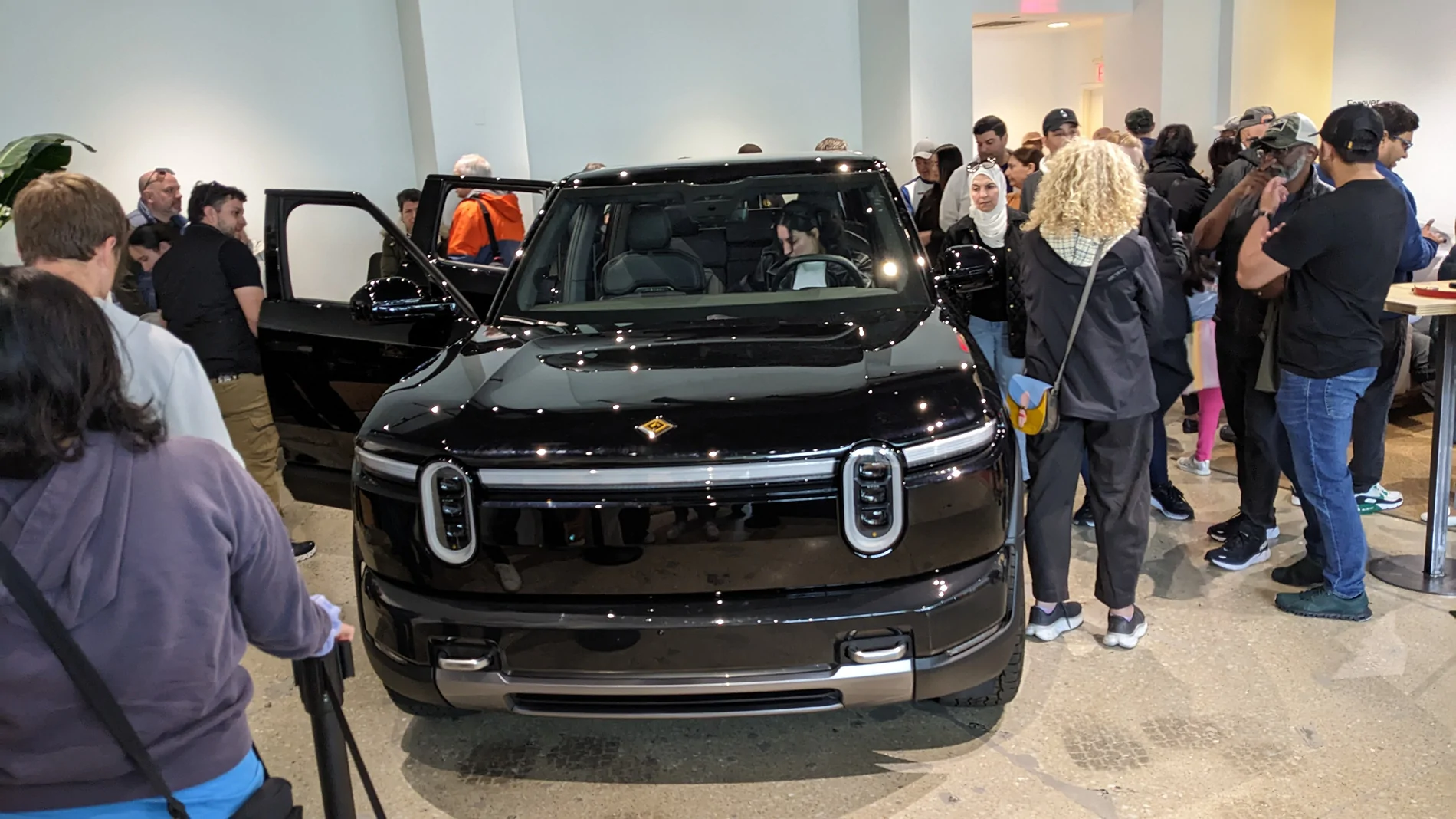 Rivian R1T R1S Chicago Block Party Photos - Half Moon Grey R2 PXL_20260425_181256567.MP