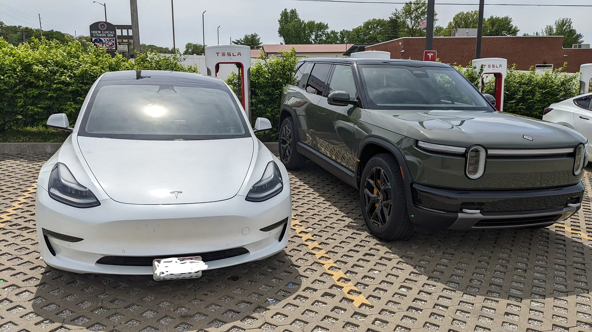 Rivian R1T R1S Chicago Block Party Photos - Half Moon Grey R2 PXL_20260418_182510803~2