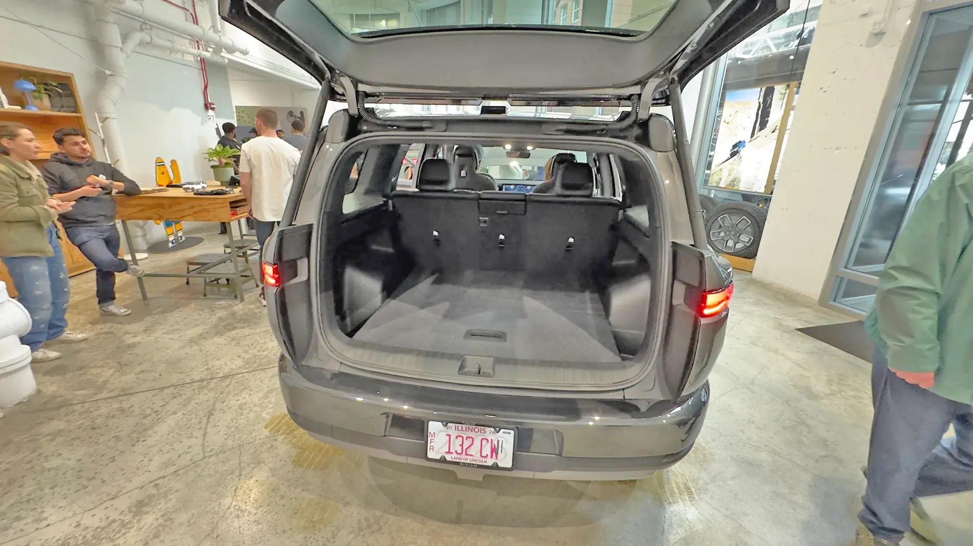 Rivian R1T R1S Chicago Block Party a Total Cluster, But R2 Was Beautiful 154138-8c5aa71c032b3352945edfa453b79d04