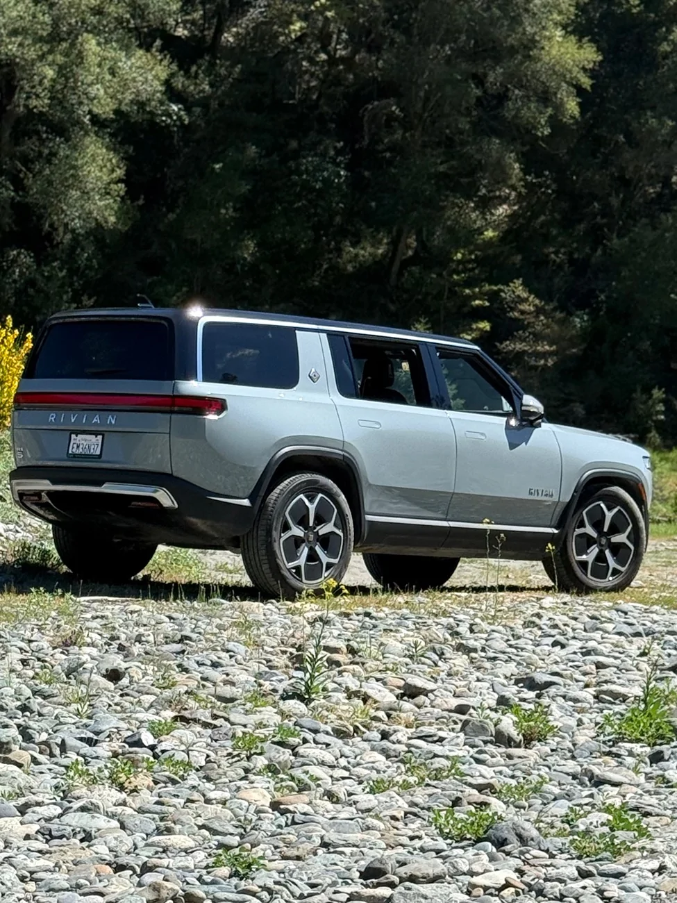 Rivian R1T R1S WTB Rivian R1S Large/Max IMG_1939