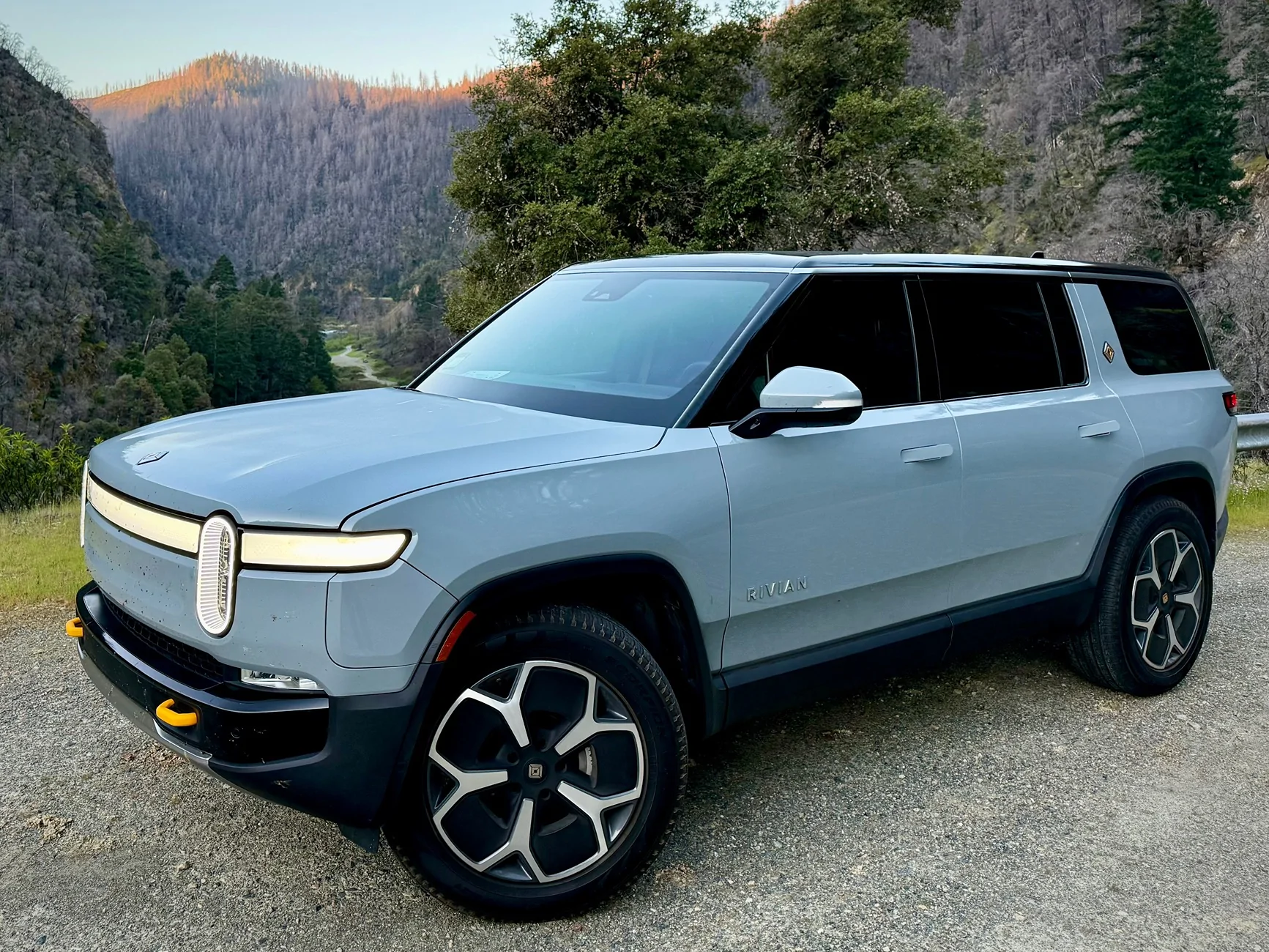 Rivian R1T R1S WTB Rivian R1S Large/Max IMG_1479