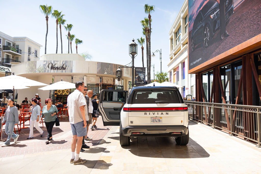 Rivian R1T R1S Rivian & Caruso Announce Partnership for Rivian Chargers, Signature Event Sponsorship and 2 New Showrooms superman-201