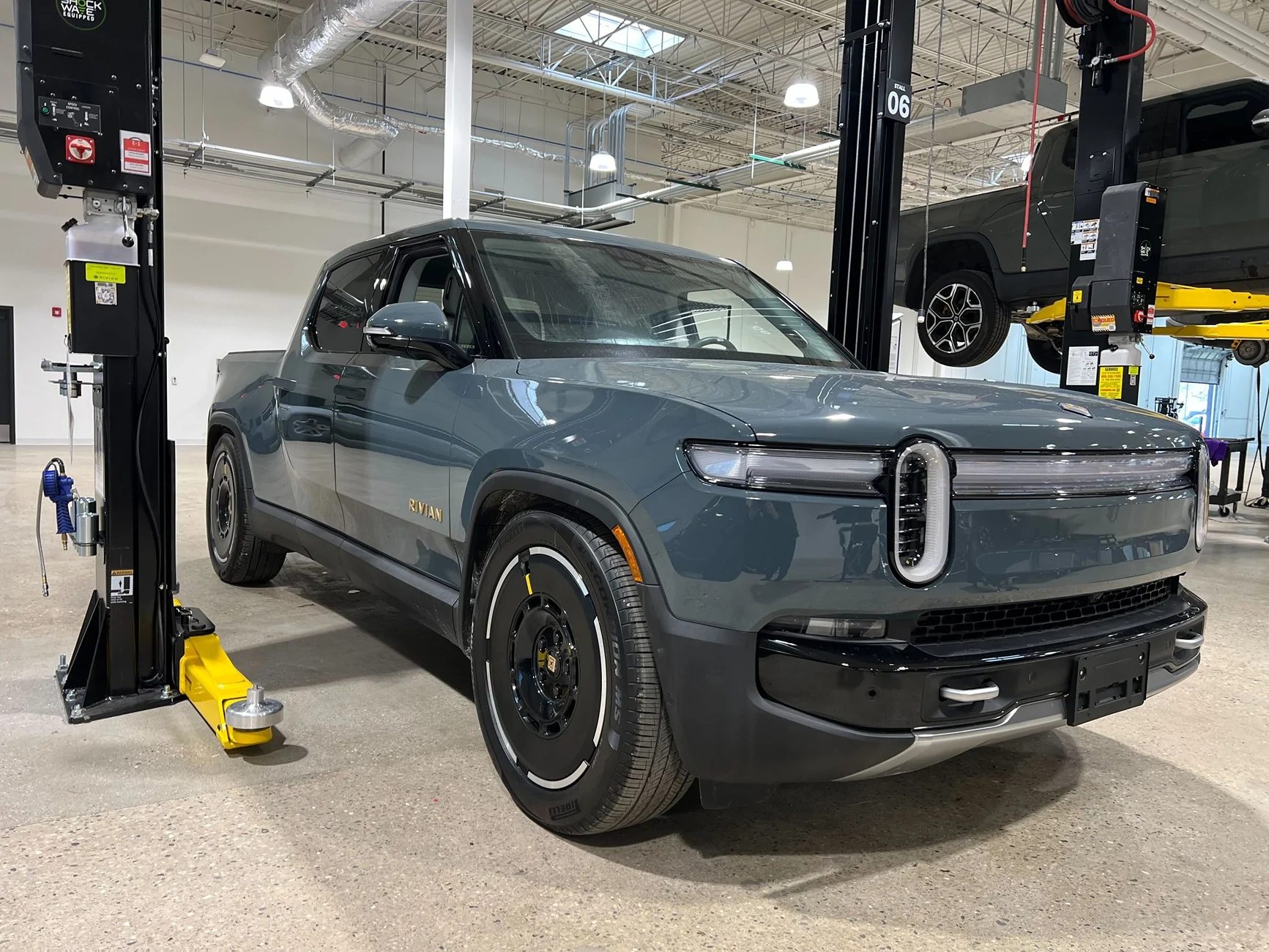 Rivian R1T R1S WTB 22” Range Wheels IMG_4907