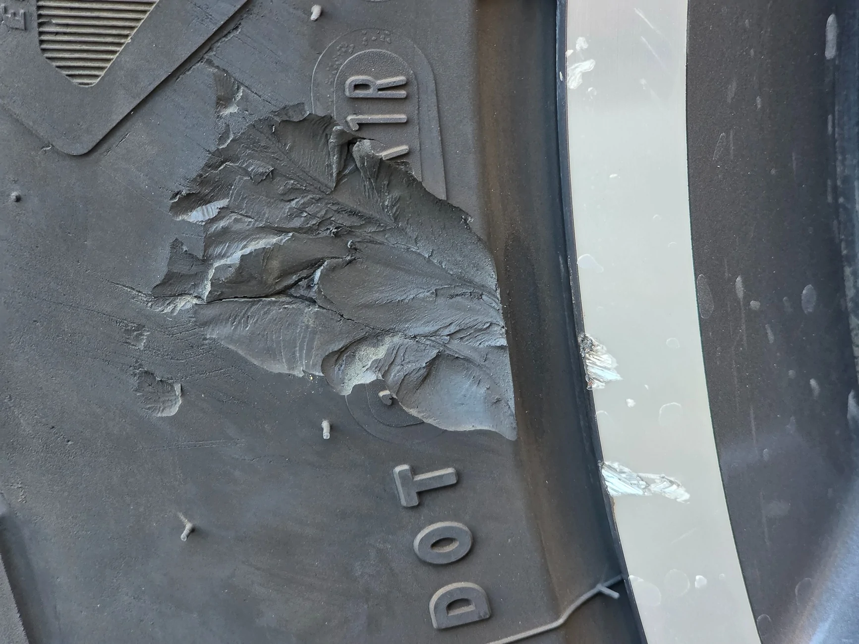 Rivian R1T R1S Goodyear Territory AT 275/60/20 Factory AT tires + saving $ 20260428_163141
