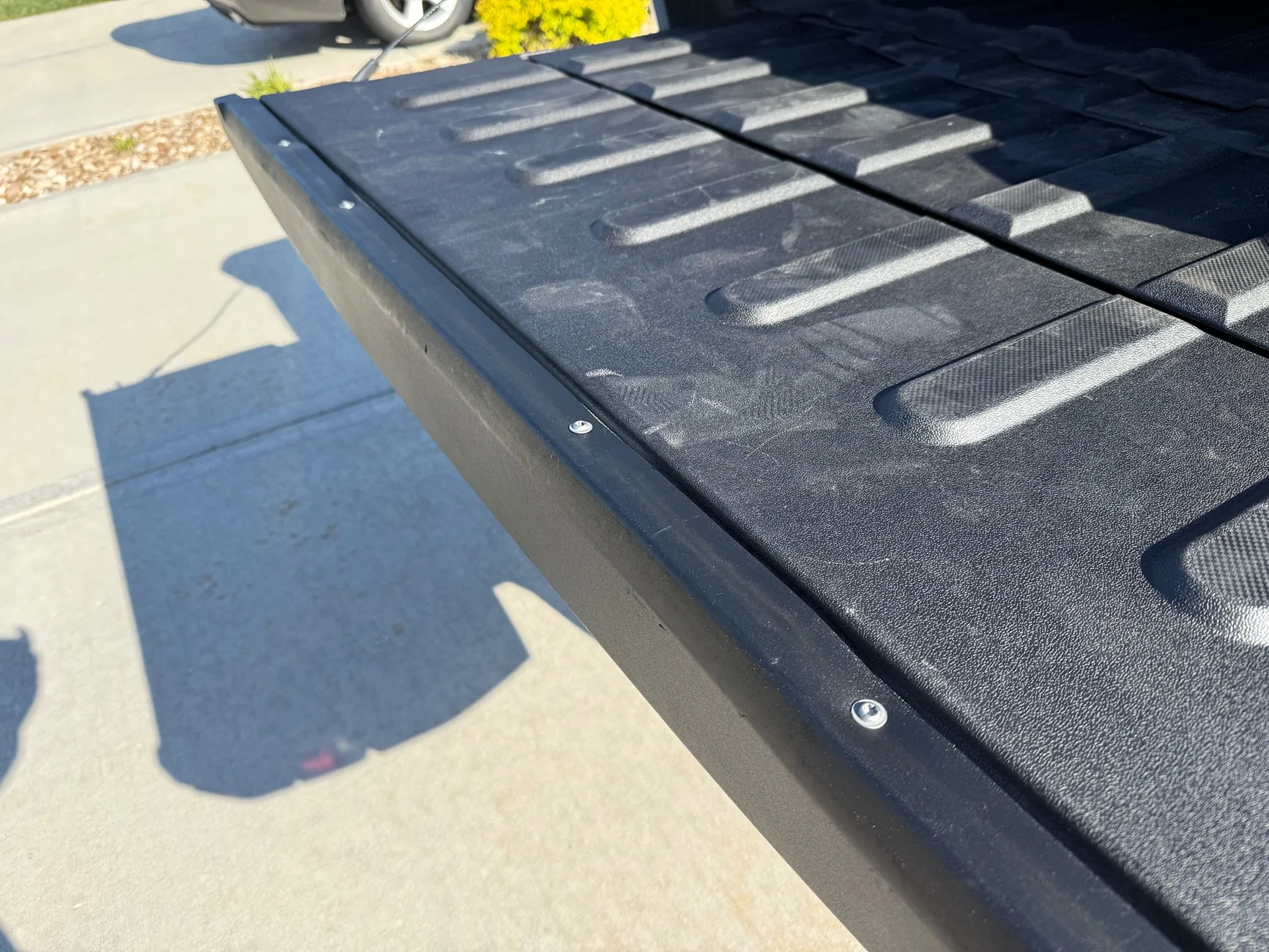 Rivian R1T R1S R1T Tailgate Trim Replacement IMG_7922