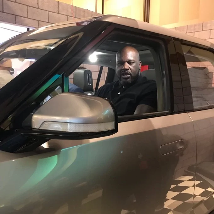 Rivian R1T R1S Tall & big people fit in R2 with impressive legroom & headroom (even 7 foot driver / passenger!) 1777860559182-l