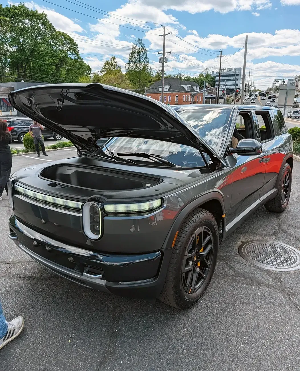 Rivian R1T R1S R2 Block Party @ Roslyn NY - Half Moon Grey, Catalina Cove, Midnight Black R2 photos & video Half Moon Grey Rivian R2 long island block party 4