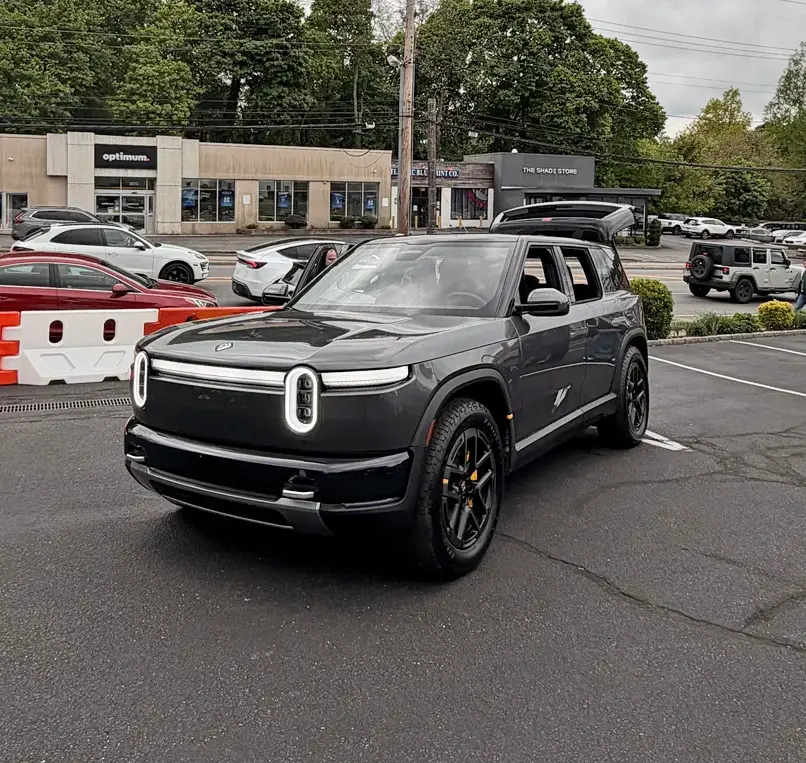 Rivian R1T R1S R2 Block Party @ Roslyn NY - Half Moon Grey, Catalina Cove, Midnight Black R2 photos & video R2 half moon grey photos pictures long island block party ny 3