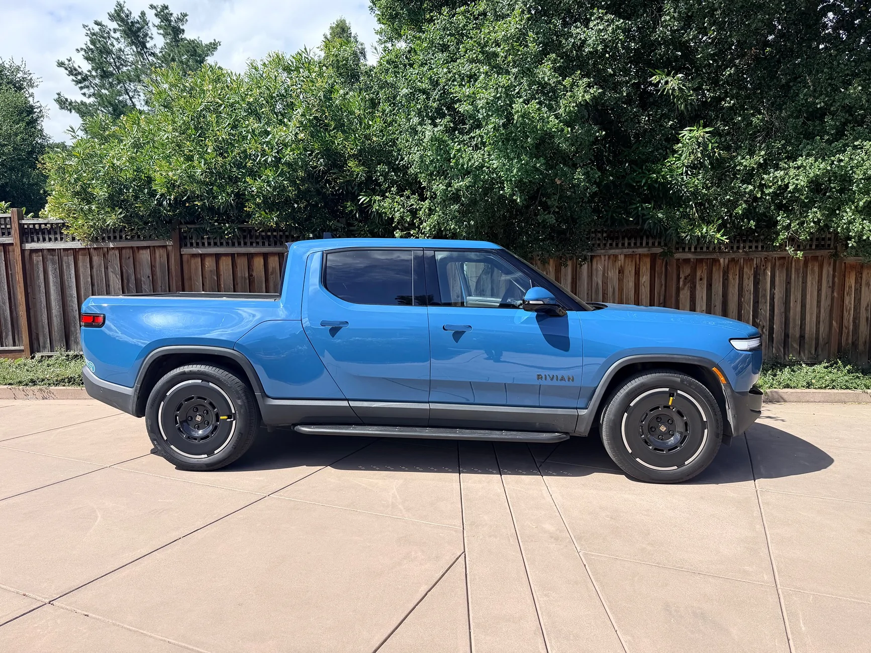 Rivian R1T R1S For Sale: $2K - 22in full set Range Wheels+TPMS+Tires IMG_5277