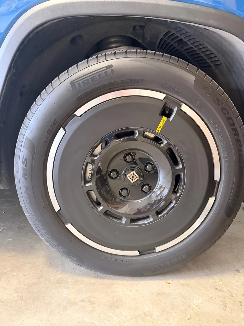 Rivian R1T R1S For Sale: $2K - 22in full set Range Wheels+TPMS+Tires IMG_5178