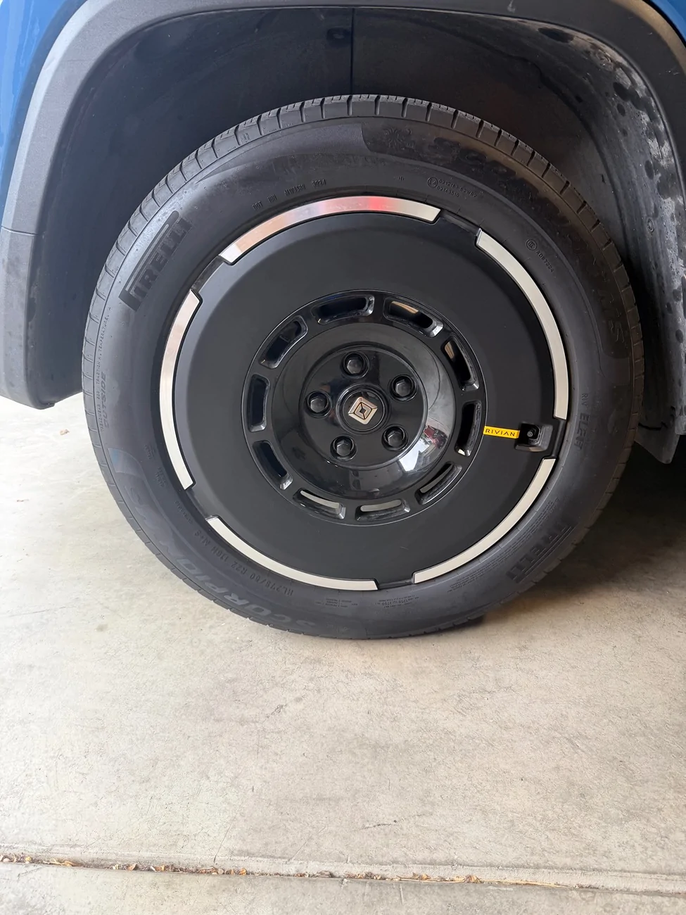 Rivian R1T R1S For Sale: $2K - 22in full set Range Wheels+TPMS+Tires IMG_5179