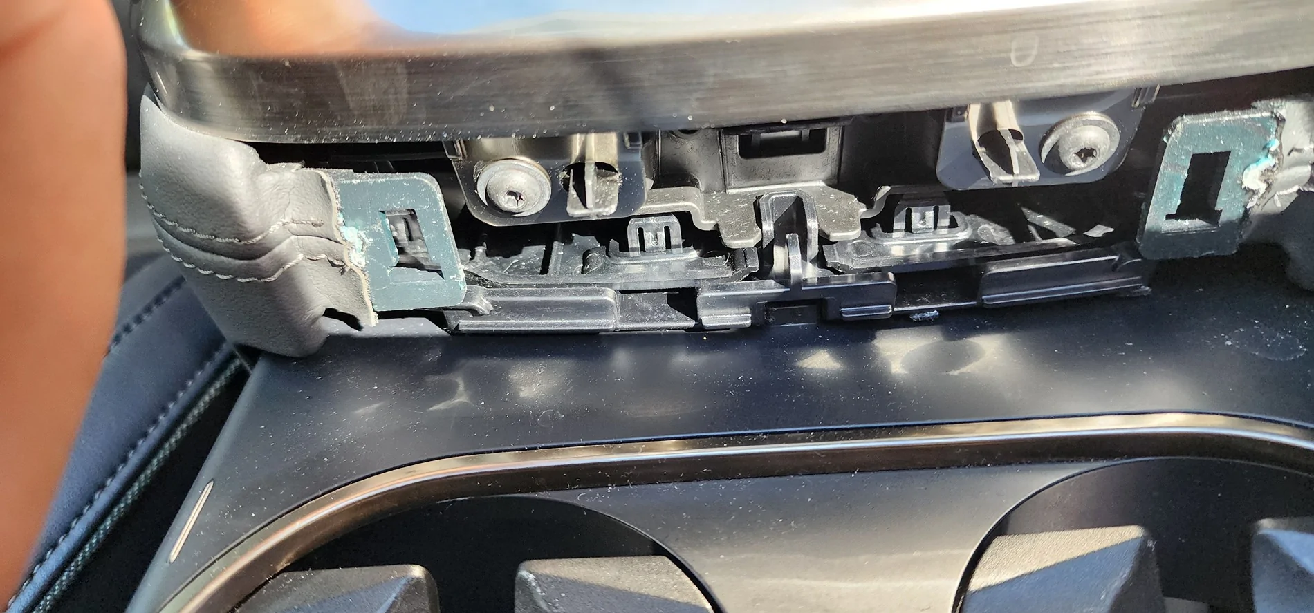 Rivian R1T R1S Cup holder piece broke 1000054095