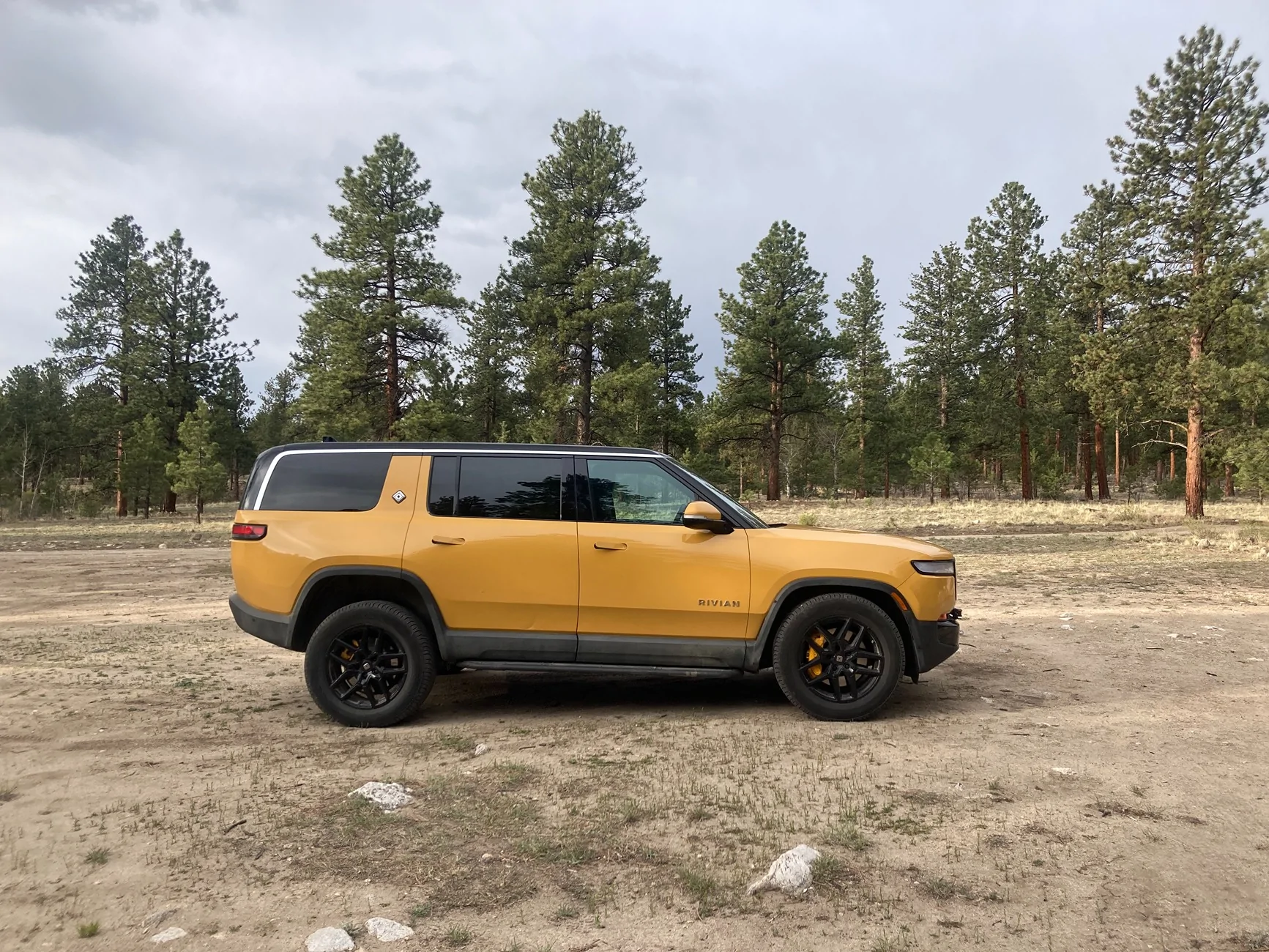 Rivian R1T R1S ? COMPASS YELLOW R1S  Photos leveling