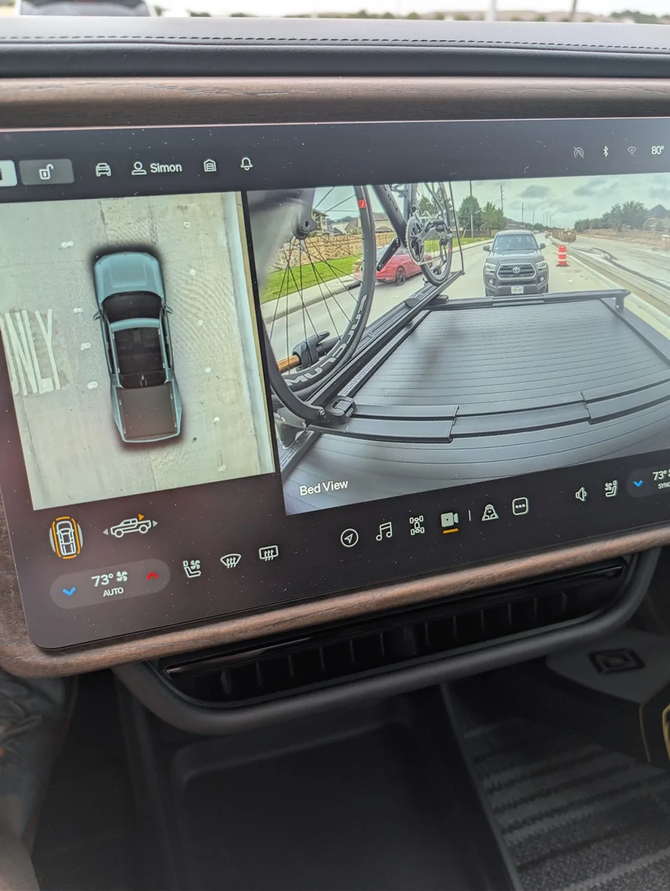 Rivian R1T R1S Küat bike mount positioning on R1T 1000011411