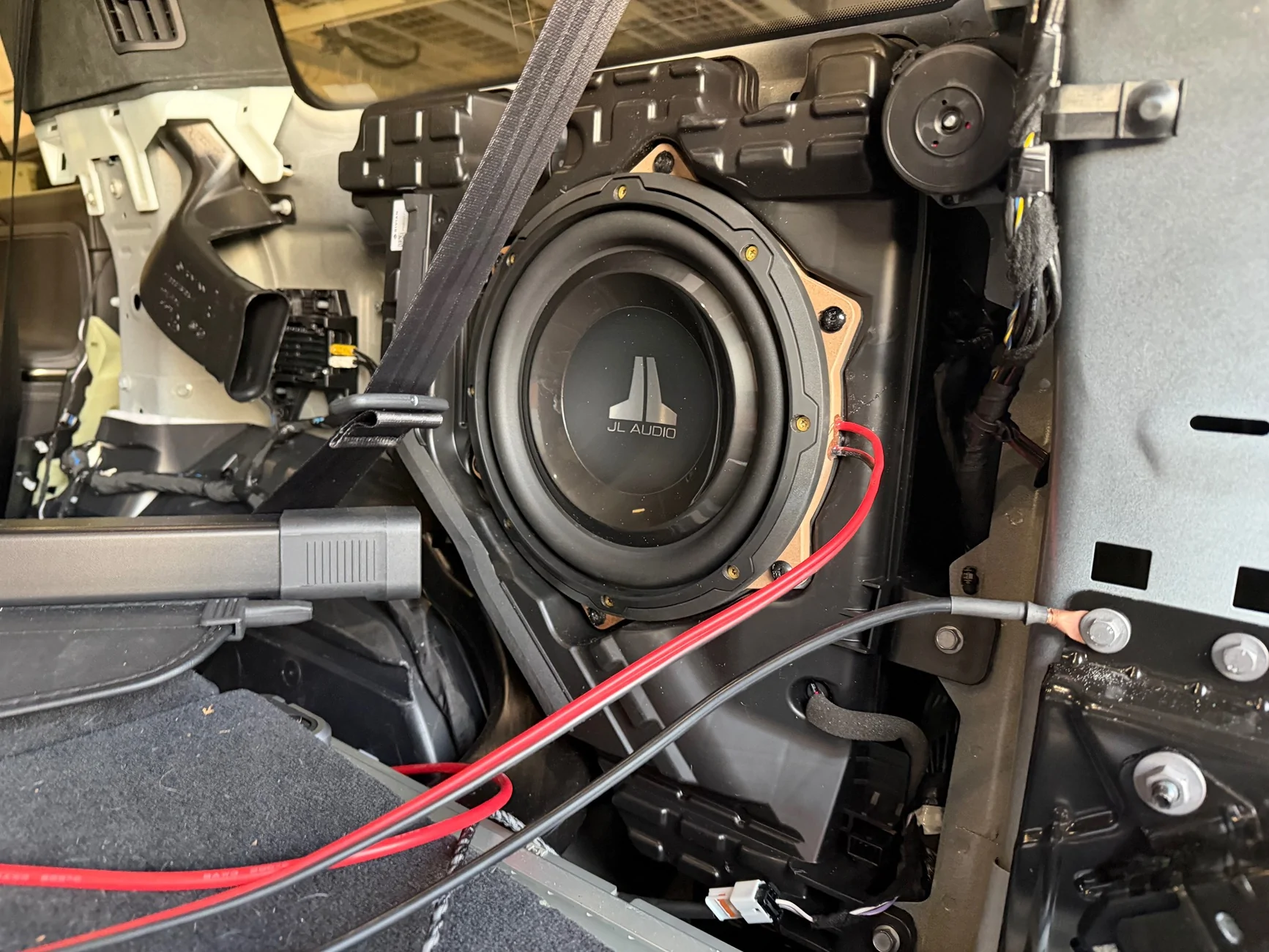 Rivian R1T R1S Long Awaited R1S Sub Upgrade! TubThumper for R1S Gen1 and Gen2 IMG_0597