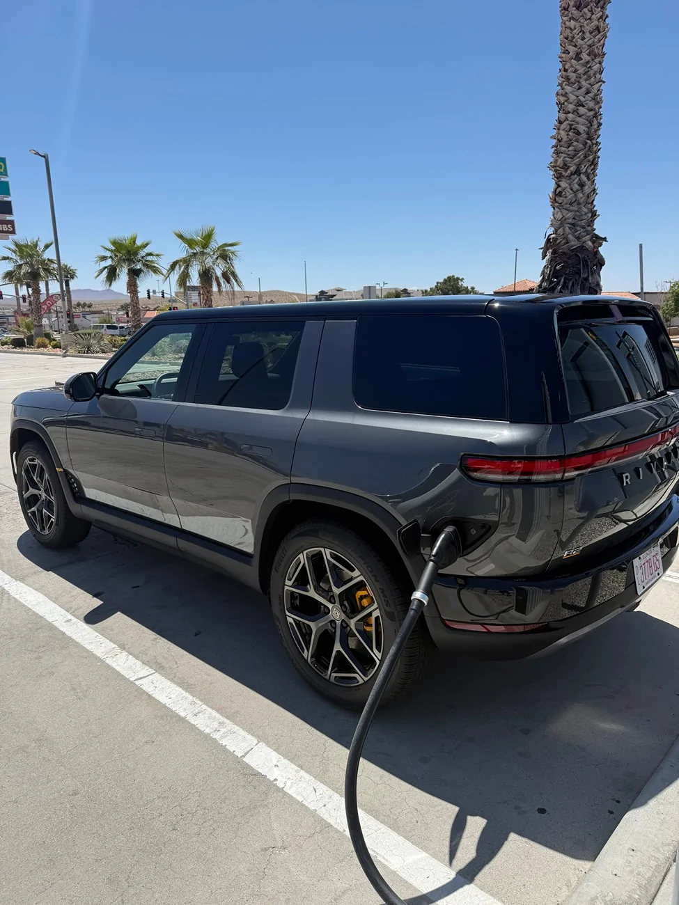 Rivian R1T R1S Thoughts from people who have seen the R2 in person. IMG_0577