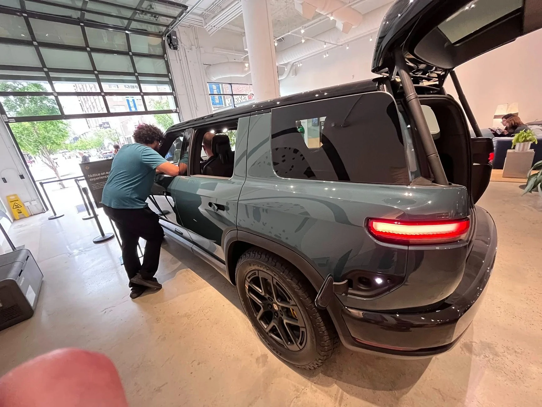Rivian R1T R1S Atlanta R2 Block Party - Photos (Half Moon Grey, Catalina Cove, Midnight Black) Atlanta R2 Block Party - Photos (Half Moon Grey, Catalina Cove, Midnight Black)6