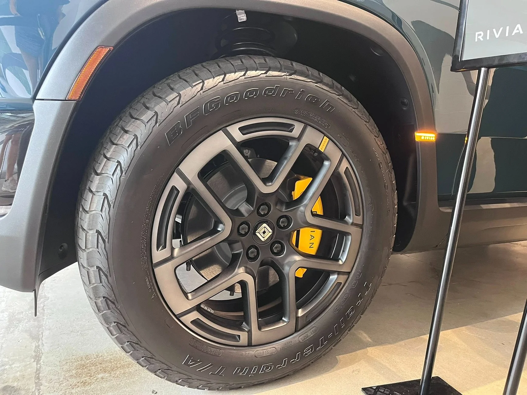 Rivian R1T R1S Atlanta R2 Block Party - Photos (Half Moon Grey, Catalina Cove, Midnight Black) Atlanta R2 Block Party - Photos (Half Moon Grey, Catalina Cove, Midnight Black)5