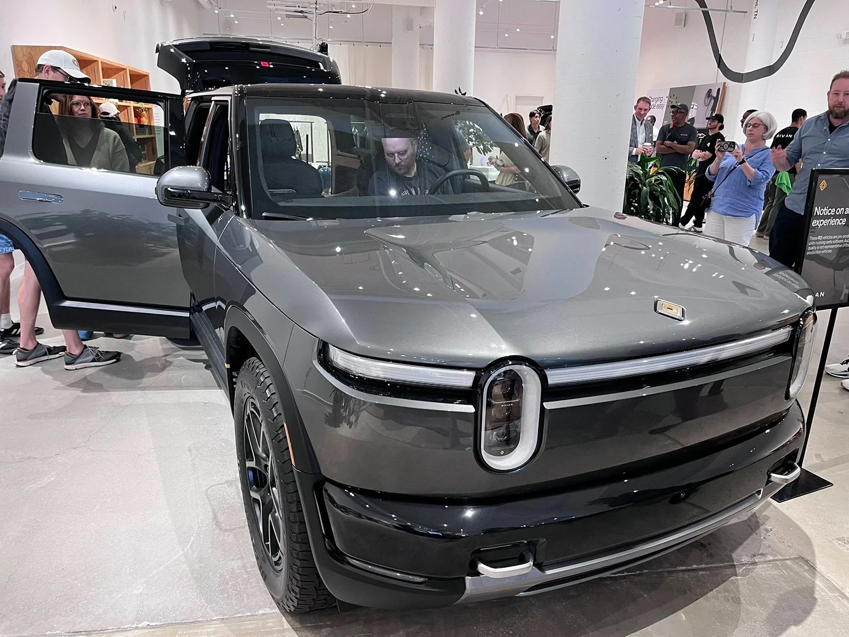 Rivian R1T R1S Atlanta R2 Block Party - Photos (Half Moon Grey, Catalina Cove, Midnight Black) Atlanta R2 Block Party - Photos (Half Moon Grey, Catalina Cove, Midnight Black)4