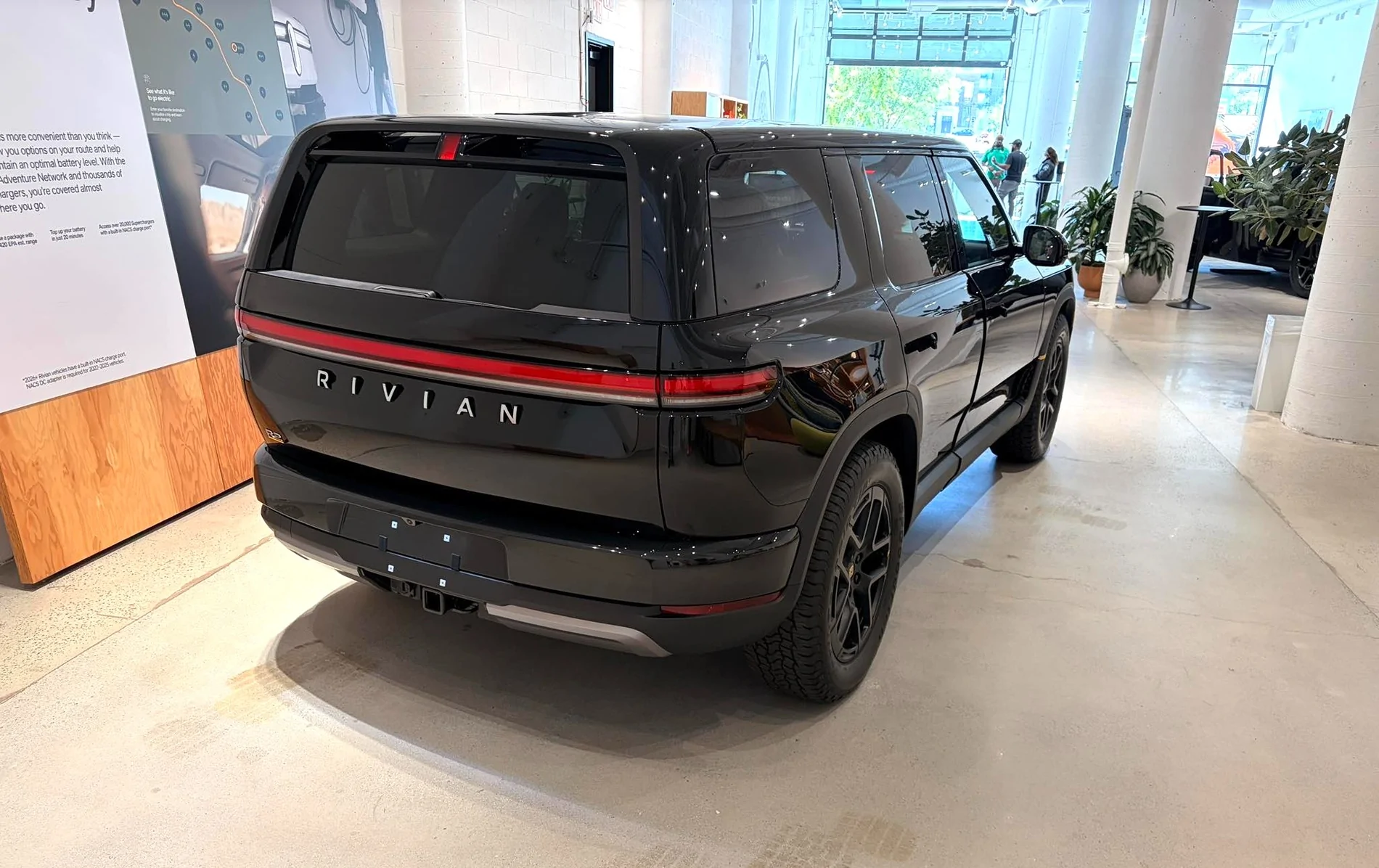 Rivian R1T R1S Atlanta R2 Block Party - Photos (Half Moon Grey, Catalina Cove, Midnight Black) Atlanta R2 Block Party - Photos (Half Moon Grey, Catalina Cove, Midnight Black)21