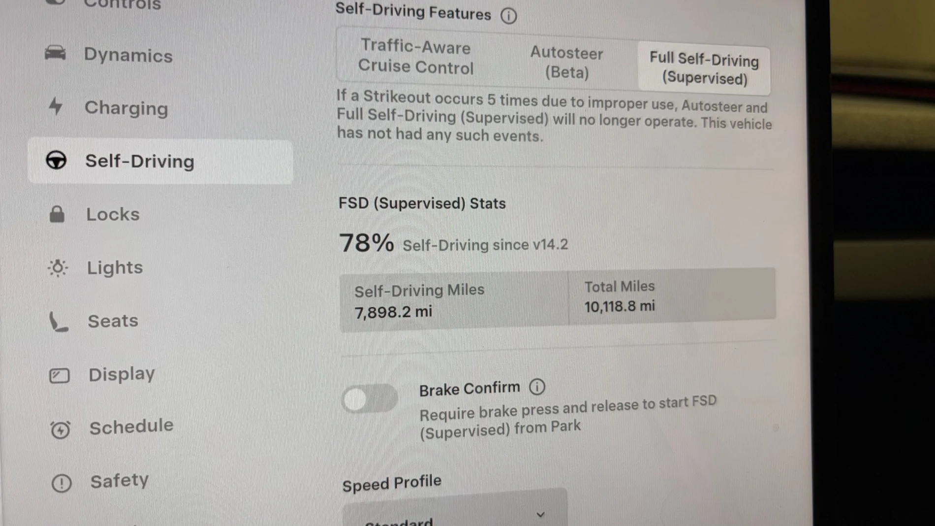 Rivian R1T R1S Friend bought ModelY after keeping R1S for a day, and after learning about R2 IMG_0695