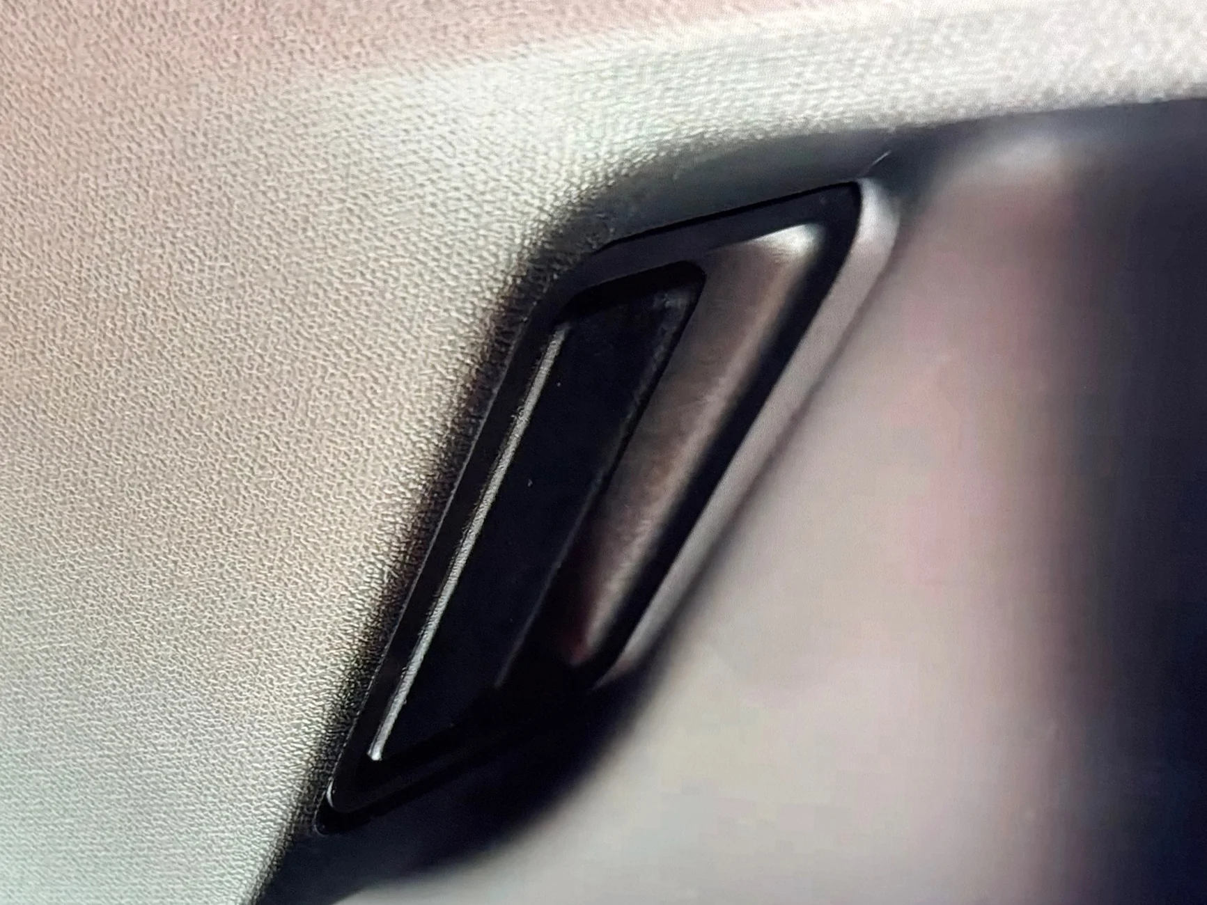 Rivian R1T R1S R2 Manual Releases on All Interior Doors, But… IMG_3847