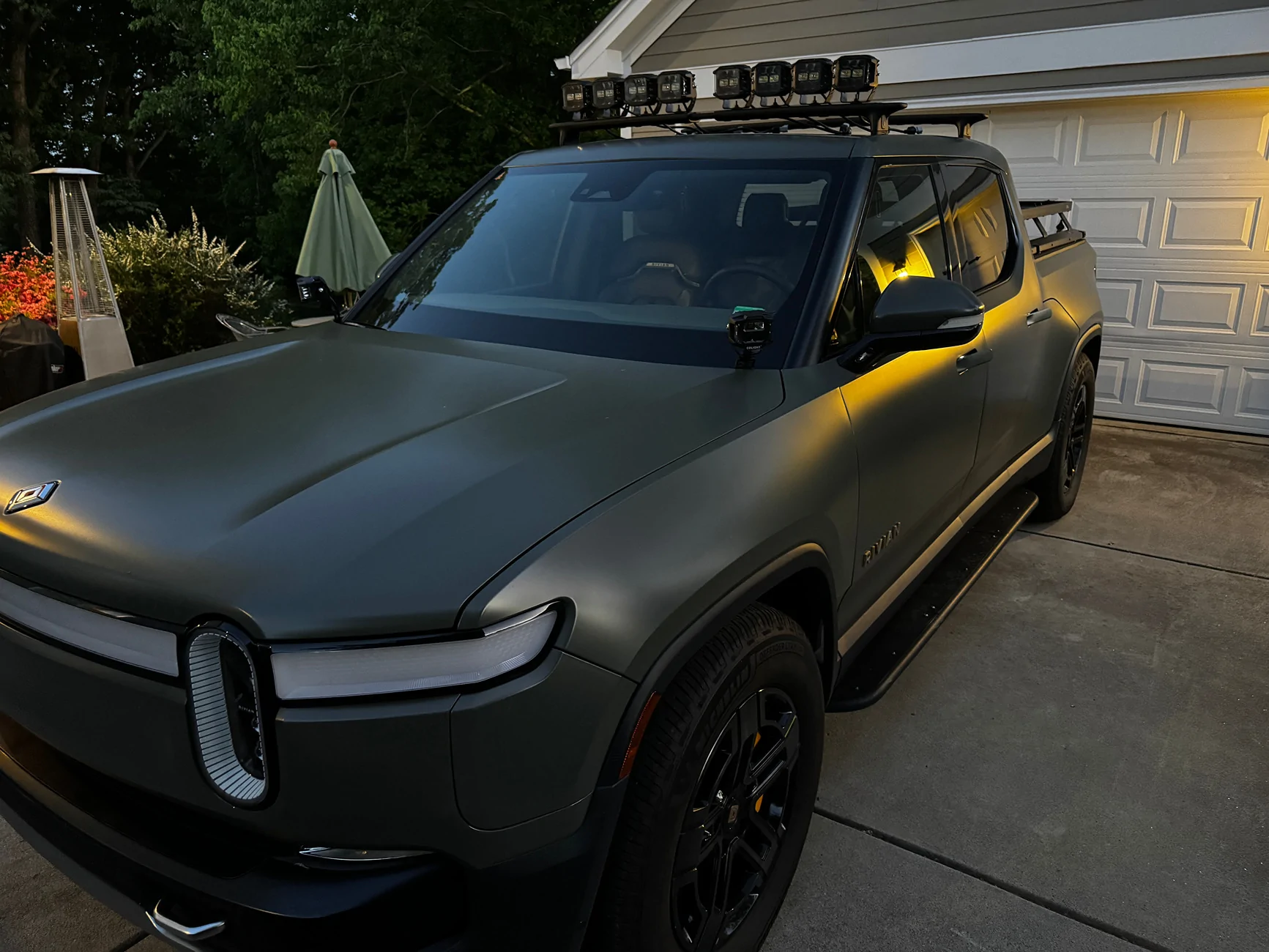 Rivian R1T R1S WTB - Black Crossbars IMG_0823