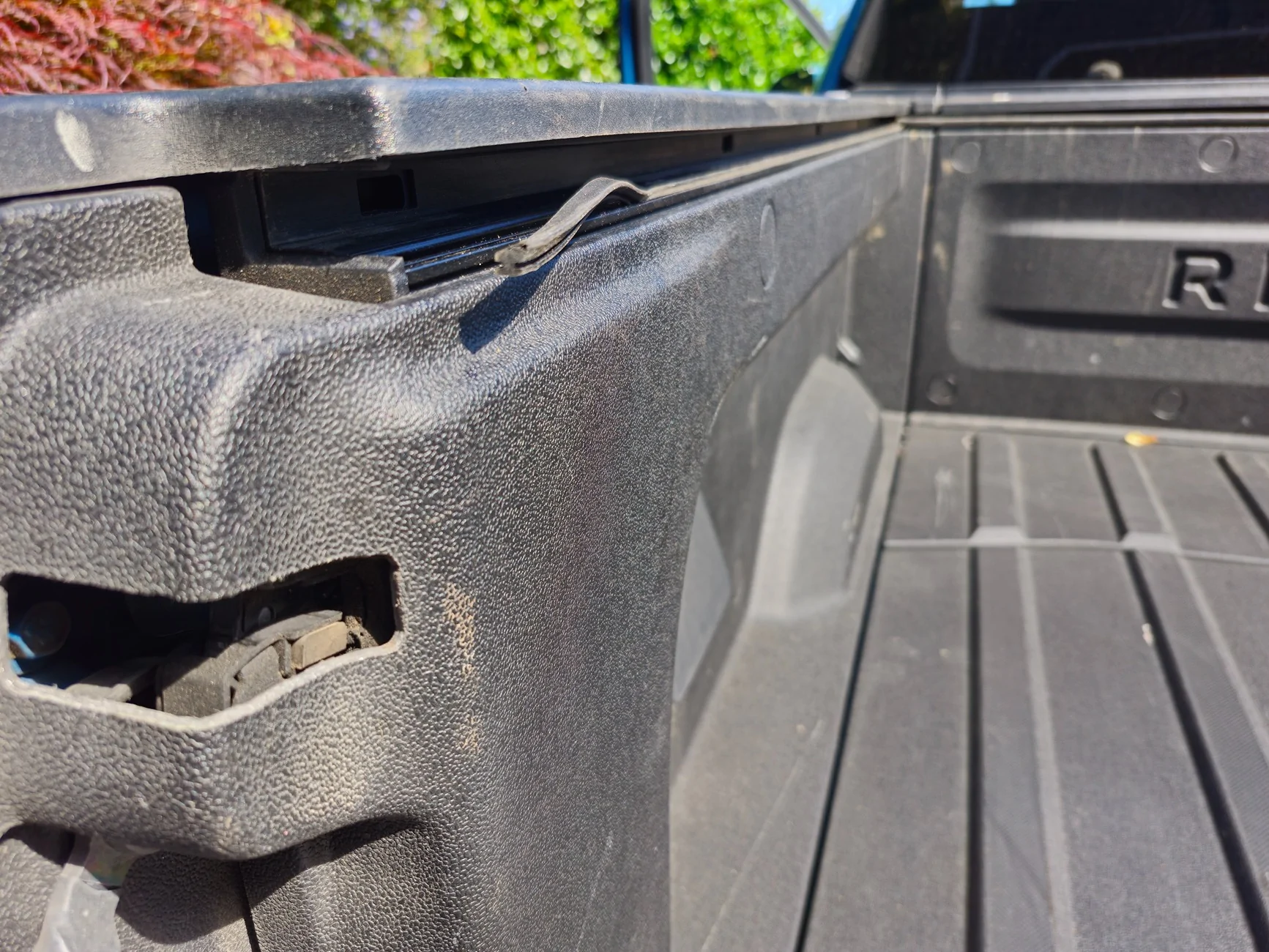 Rivian R1T R1S Help me re=install the rubber seal for the tonneau tray 20260523_160729