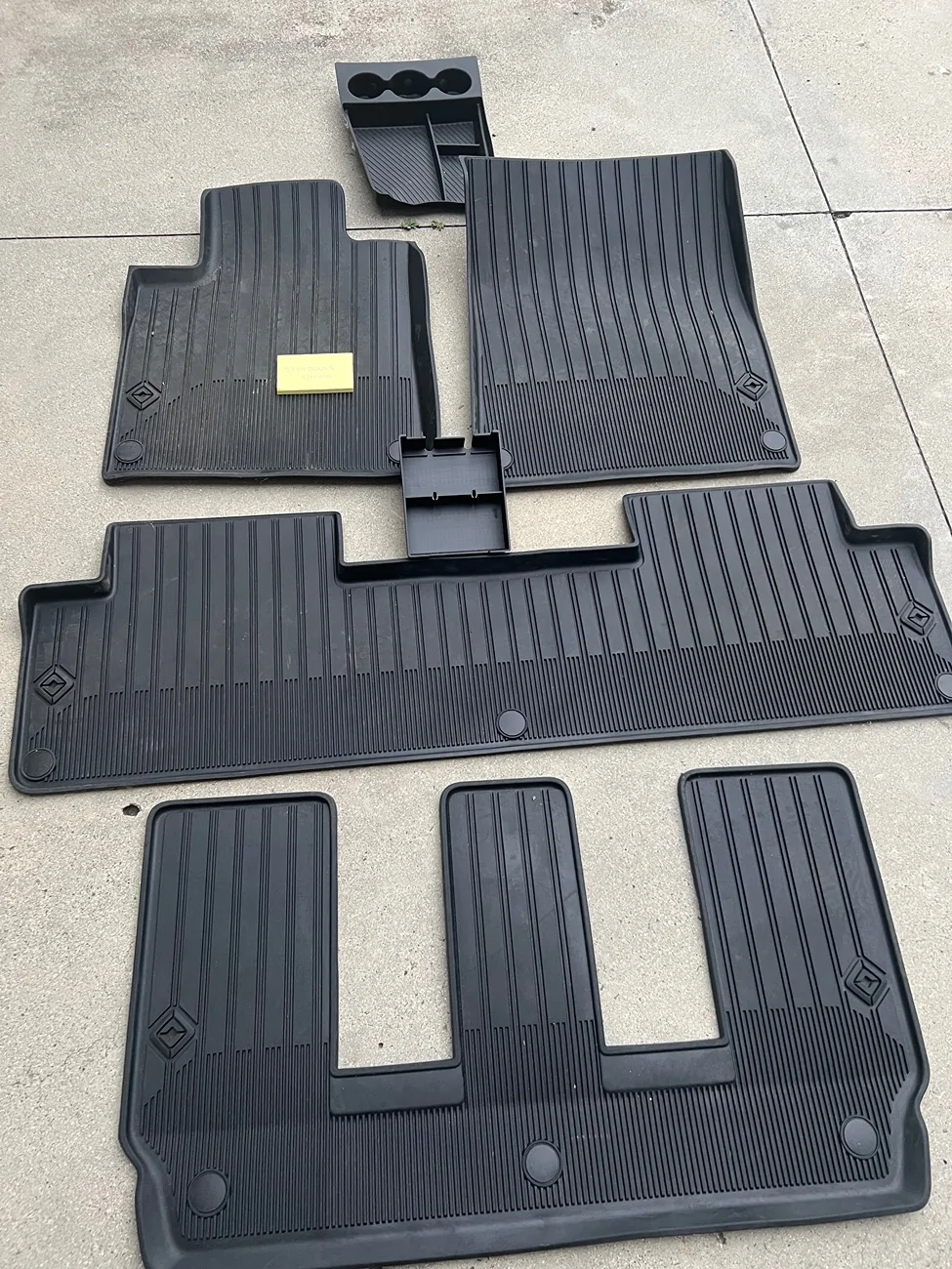 Rivian R1T R1S Free R1S Gen1 All-Weather Floormats IMG_1341