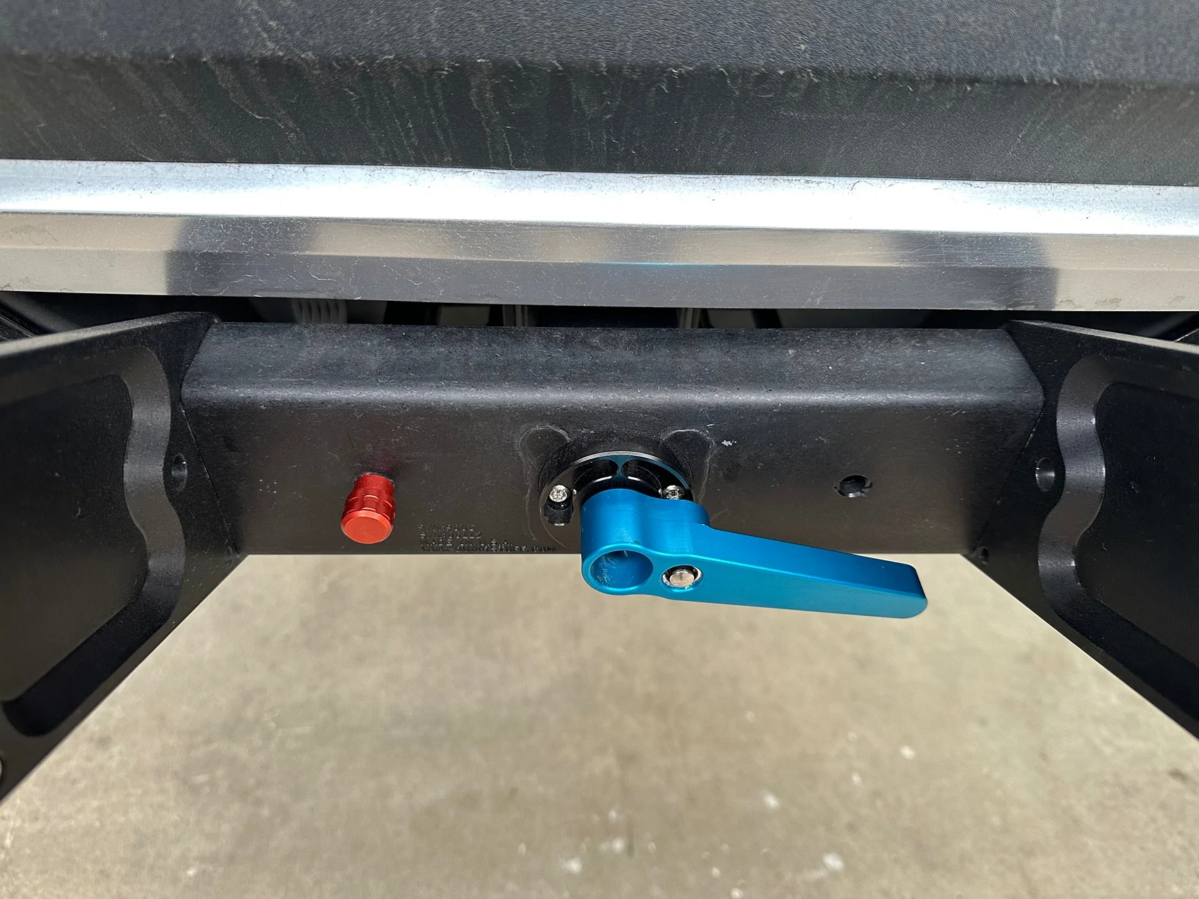Rivian R1T R1S Mach2 Single Bike Rack – 2″ Hitch – LV (Longer Version) IMG_5739