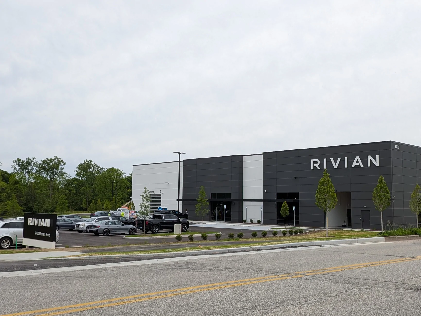 Rivian R1T R1S Fishers, IN Service Center is Almost Ready -- Drove By and It Looks Close! PXL_20260526_174911197