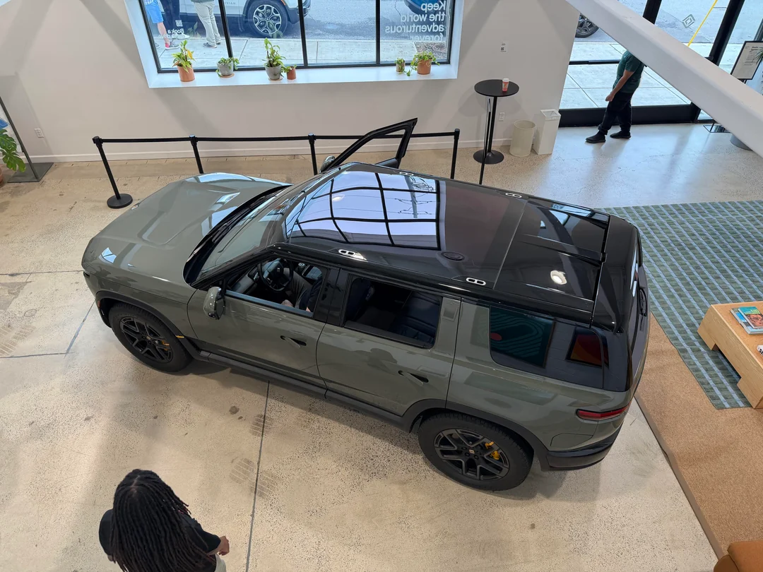 Rivian R1T R1S Nashville R2 Block Party pics: Launch Green, Crystal Cove, Midnight Black yet-another-nashville-r2-block-party-post-v0-pjlg76bbl33h1