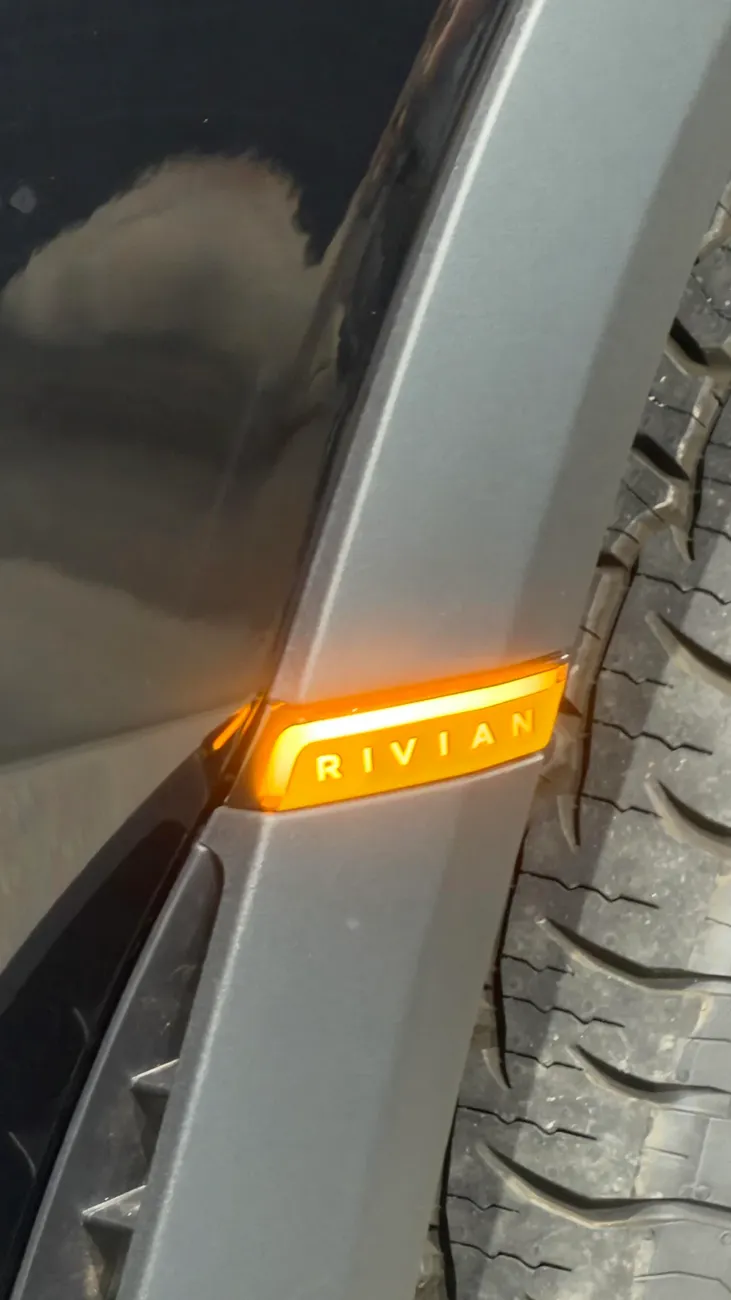 Rivian R1T R1S Nashville R2 Block Party pics: Launch Green, Crystal Cove, Midnight Black r2-nasheville-v0-jdz9dpvhbr2h1