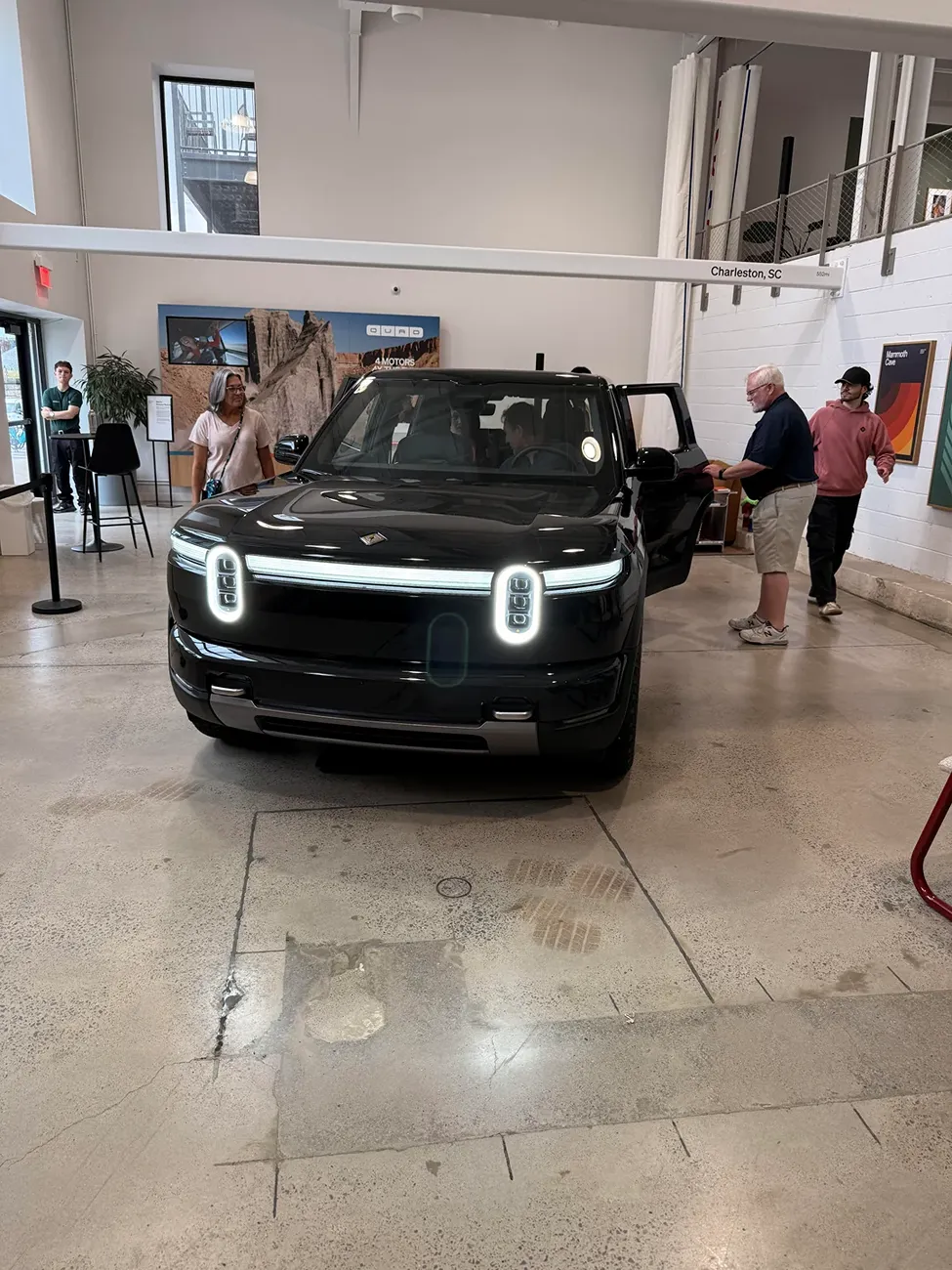 Rivian R1T R1S Nashville R2 Block Party pics: Launch Green, Crystal Cove, Midnight Black rivian-block-party-in-nashville-v0-eba50uen063h1