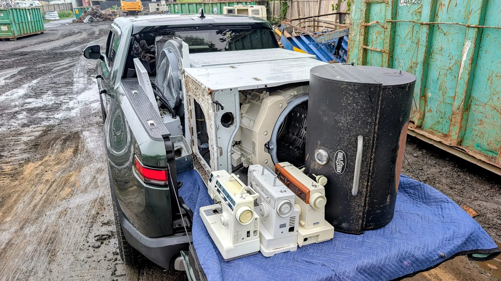 Rivian R1T R1S What Are You Hauling (or Hauled) in your Rivian? 🦾 1779898017532-q7
