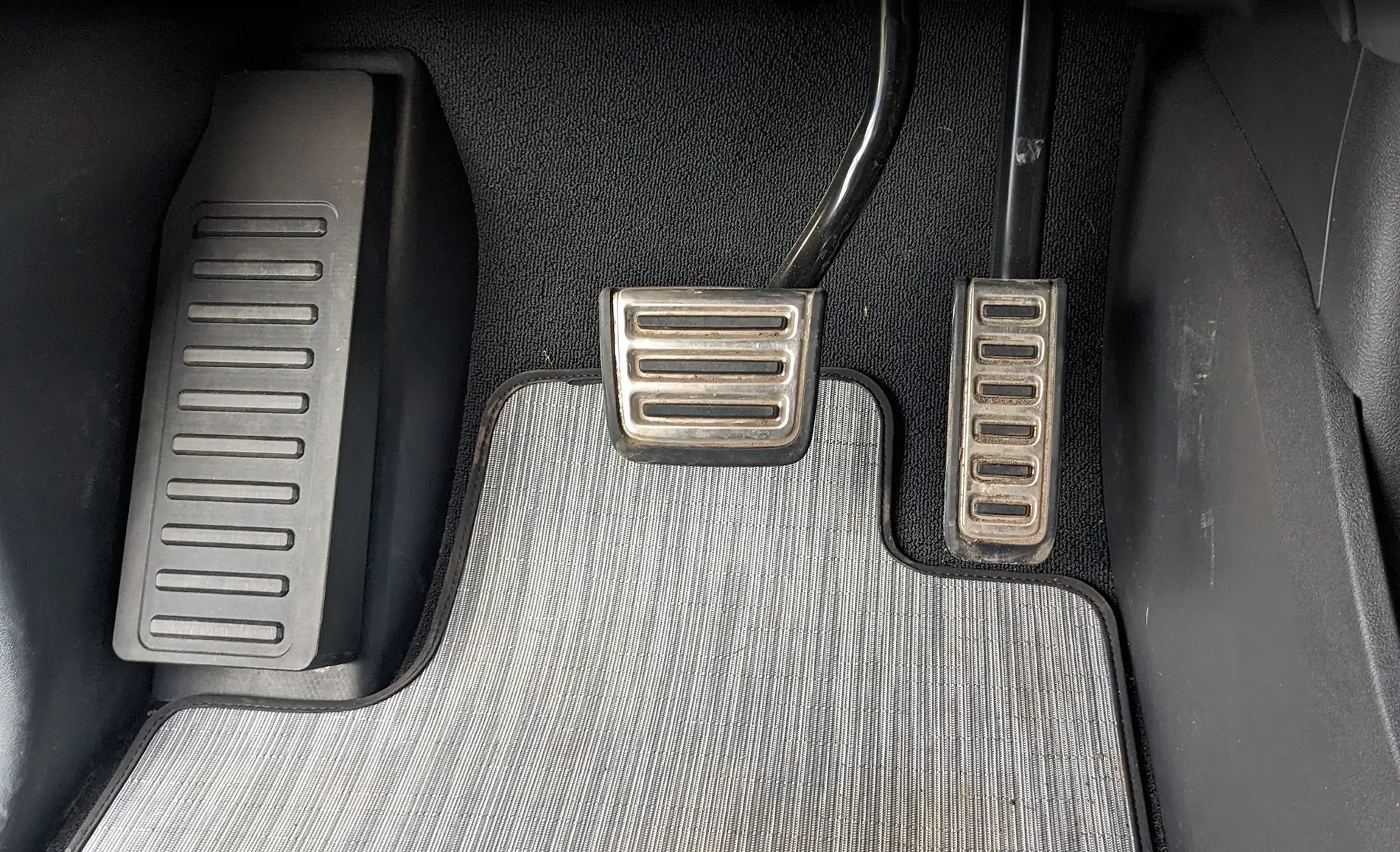 Rivian R1T R1S Dead Pedal Extender / Riser by TWRAPS 1779909023035-z