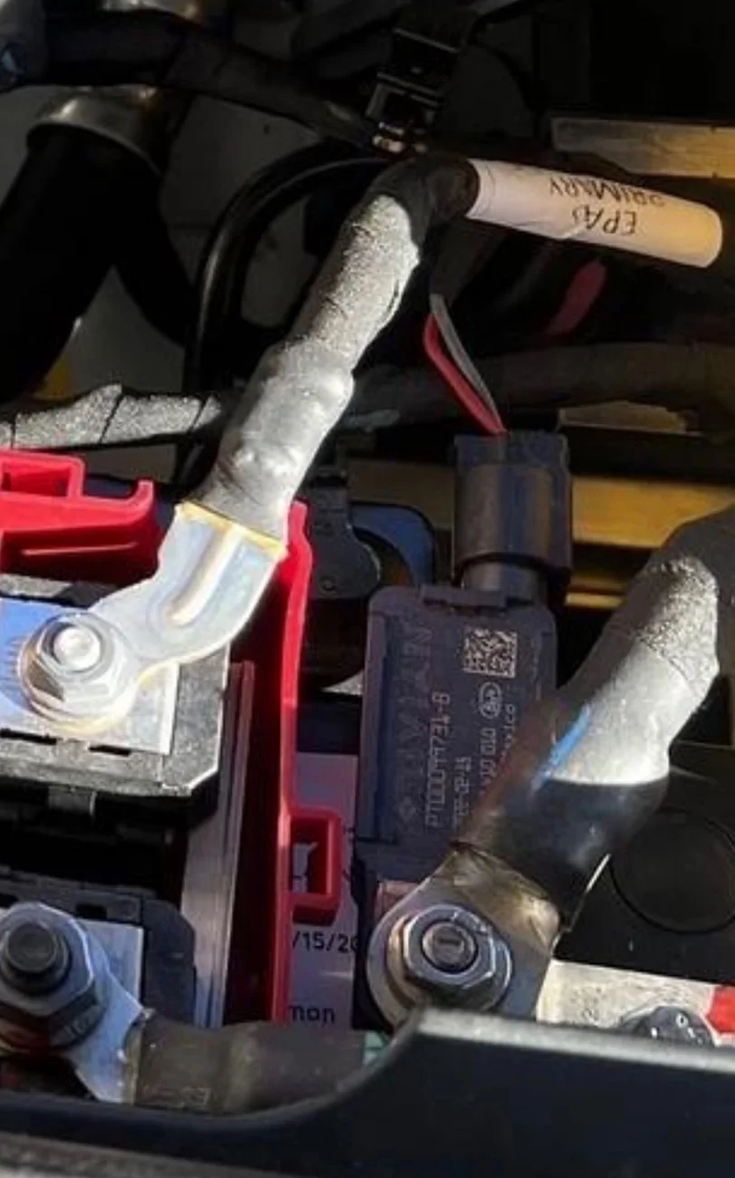 Rivian R1T R1S Service 12V battery system immediately error. - Replaced faulty 12V sensor. IMG_3562