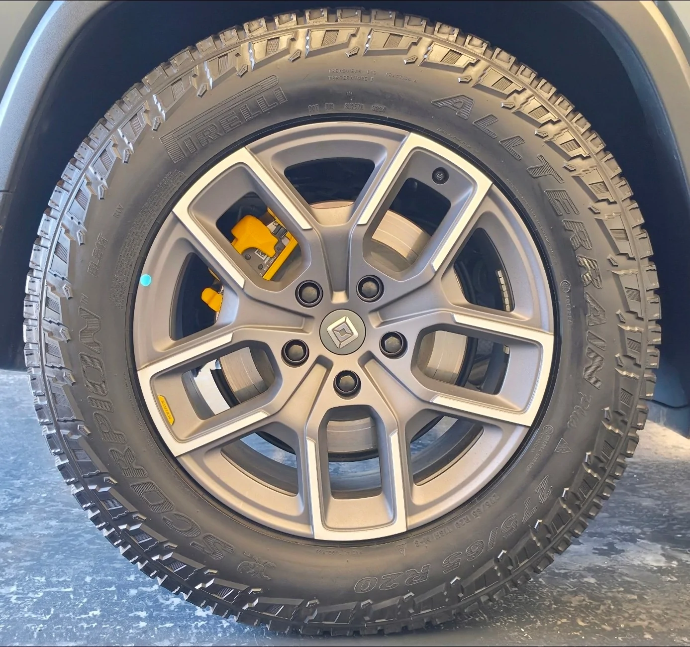 Rivian R1T R1S WTT: Pristine OEM 20" ATs for OEM 22" Dark Sports (+ Cash Depending on Condition) at2