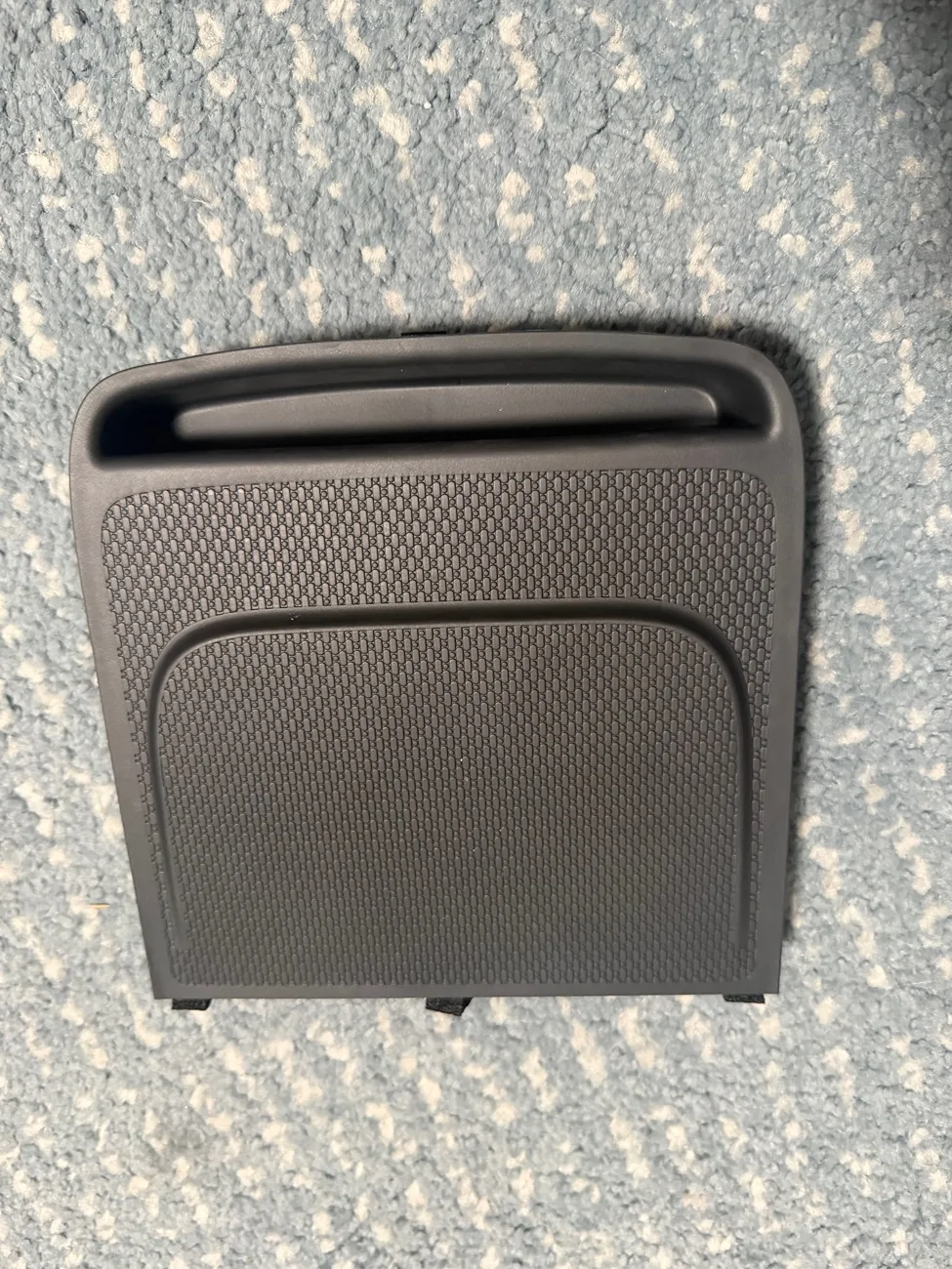 Rivian R1T R1S Gen 1 with Qi2 Wireless Charger Installed IMG_3597