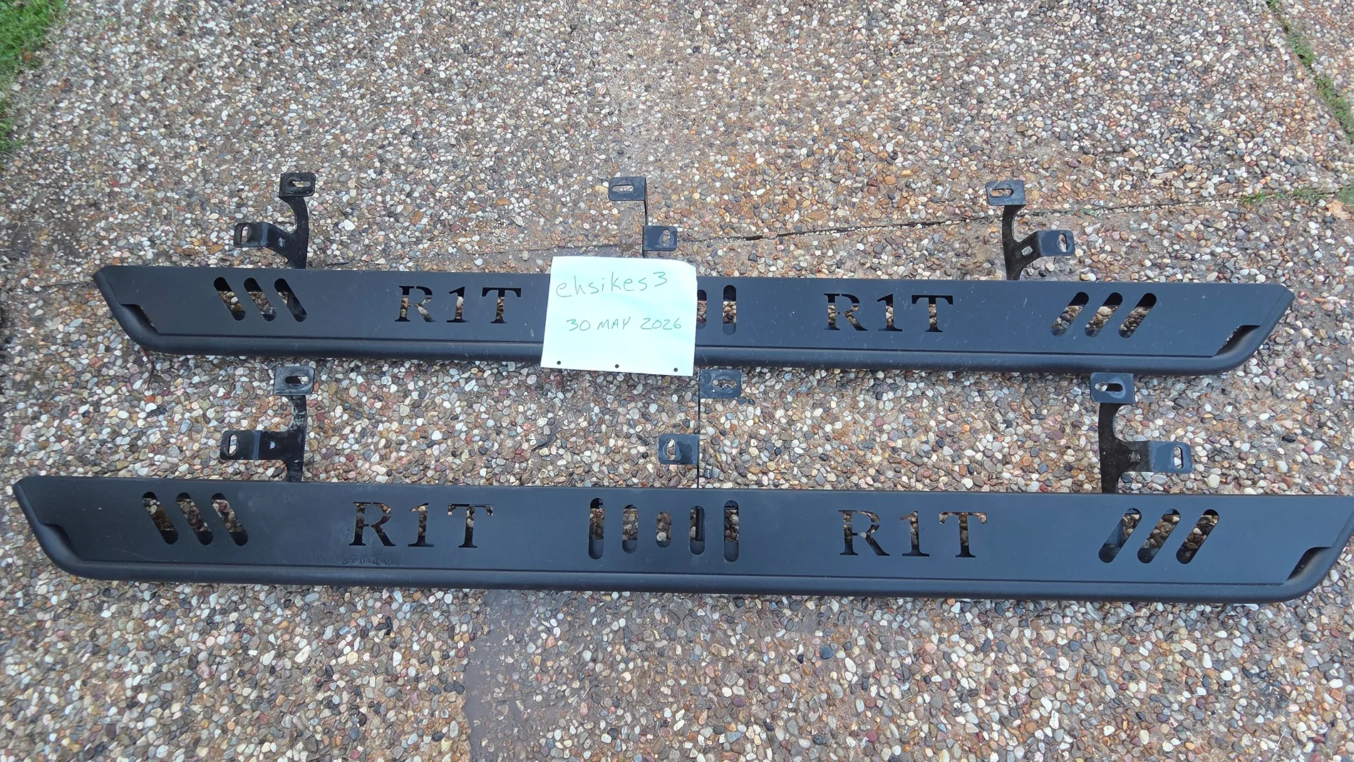 Rivian R1T R1S EVBASE Rivian R1T Running Boards $350 OBO 17071