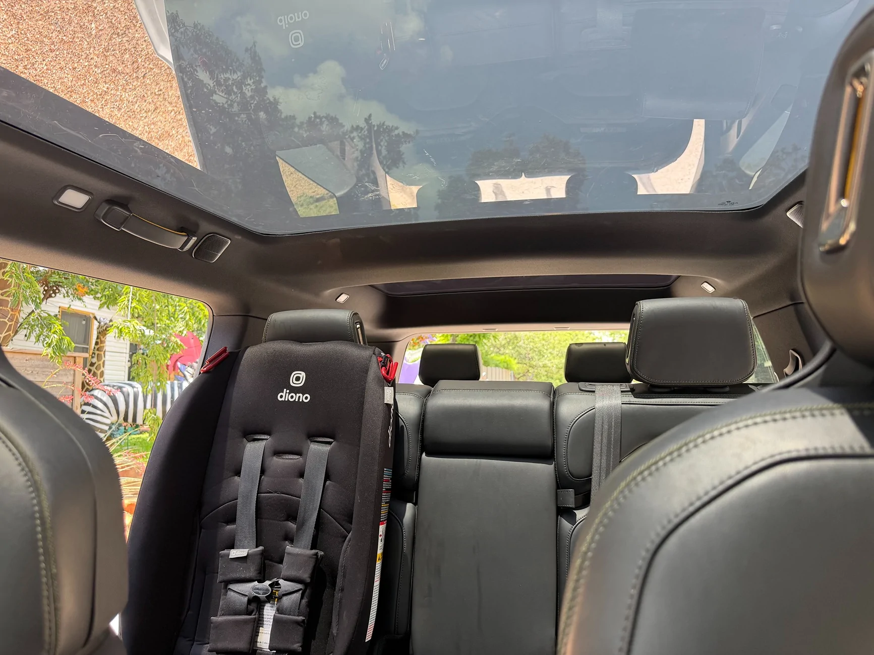 Rivian R1T R1S 2025 R1S Dual Max | Glacier White | Blackout | 10,000 mi | Austin TX | $75,000 RivianR1s_14