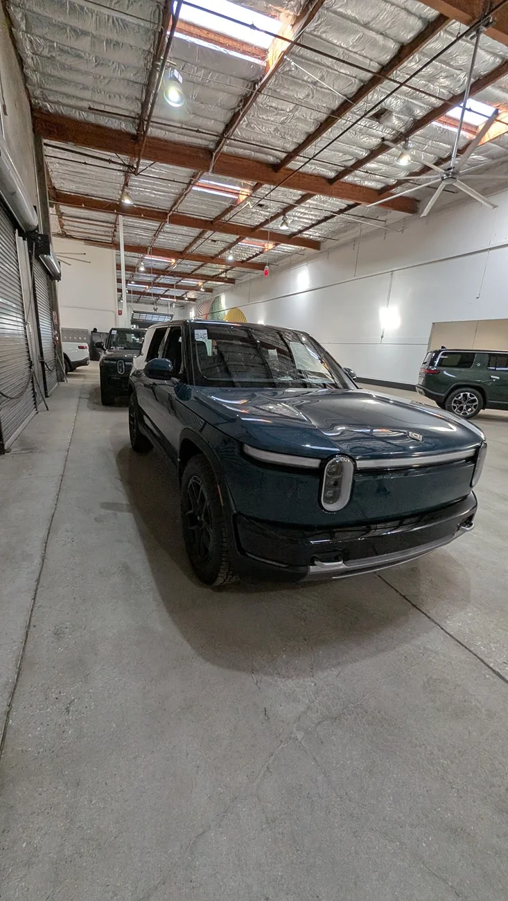 Rivian R1T R1S R2 (Catalina Cove Blue) @ Milpitas Service Center 5488