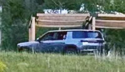 Rivian R1T R1S Treehouse RTT Rooftop Tent spotted on R2 IMG_4072
