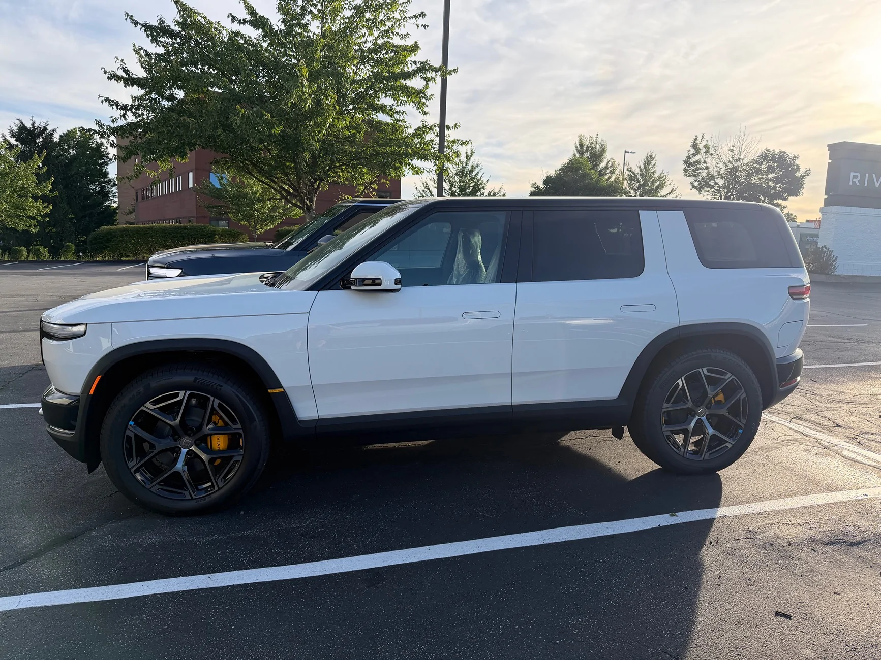 Rivian R1T R1S June 9 - R2 order invites, first customer deliveries and demo drives begin! IMG_3803