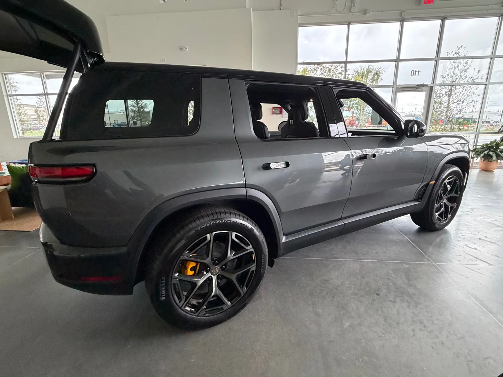 Rivian R1T R1S Finished R2 demo test drive? Share your review / impressions IMG_2636