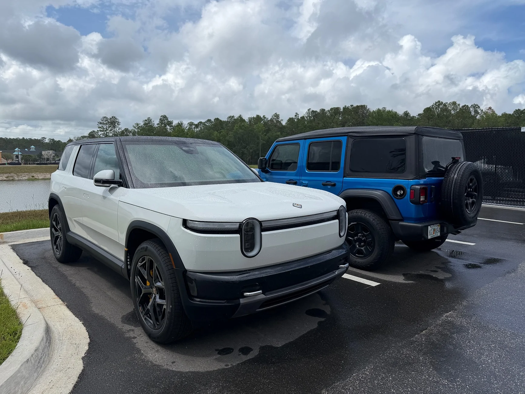 Rivian R1T R1S Finished R2 demo test drive? Share your review / impressions IMG_2644