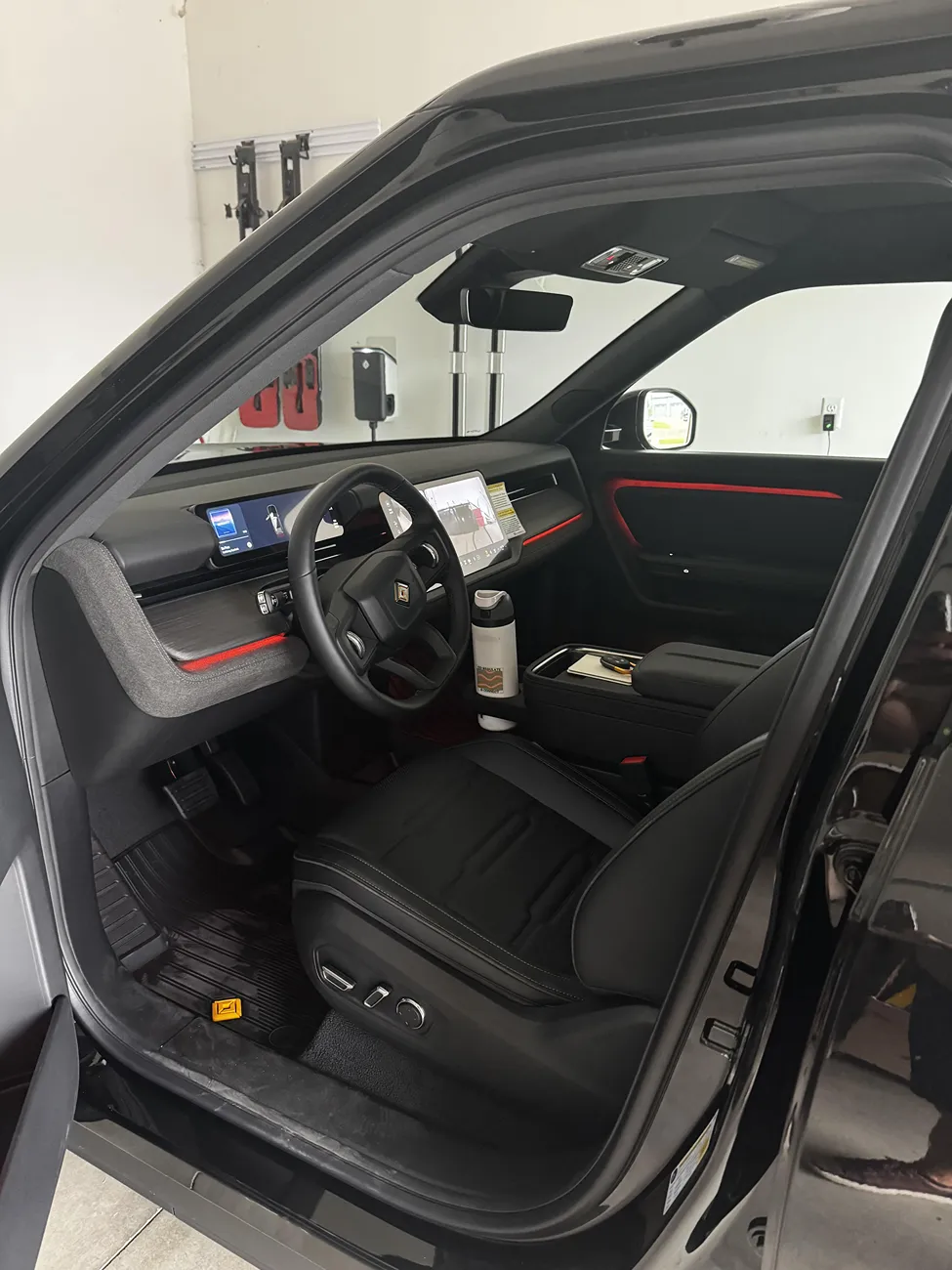 Rivian R1T R1S Customer R2 deliveries we-got-our-r2-today-v0-5kt1bxe06d6h1