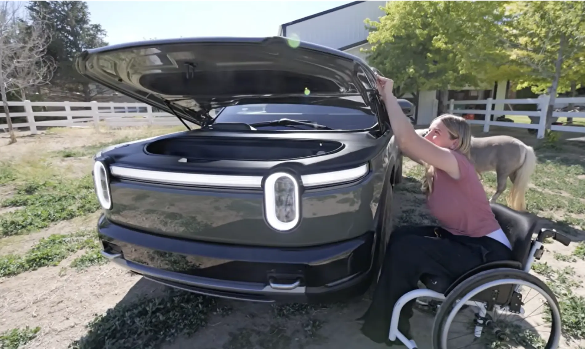 Rivian R1T R1S R2 non-powered frunk is a mistake? 1781114573442-uv